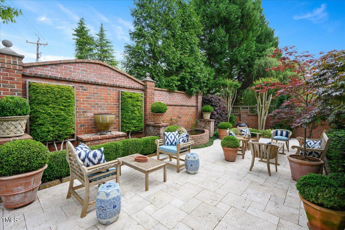 1816 Great Oaks Drive