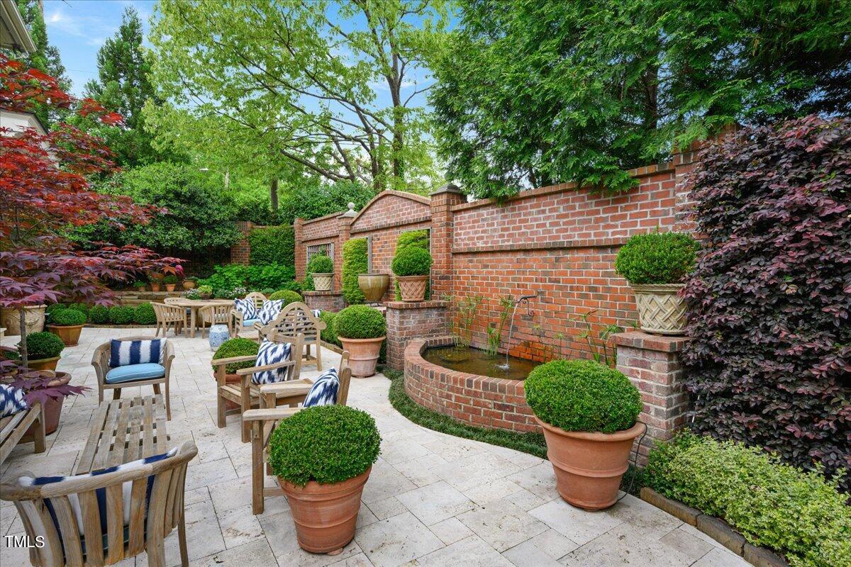 1816 Great Oaks Drive