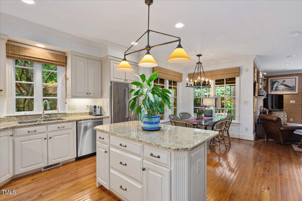 1816 Great Oaks Drive