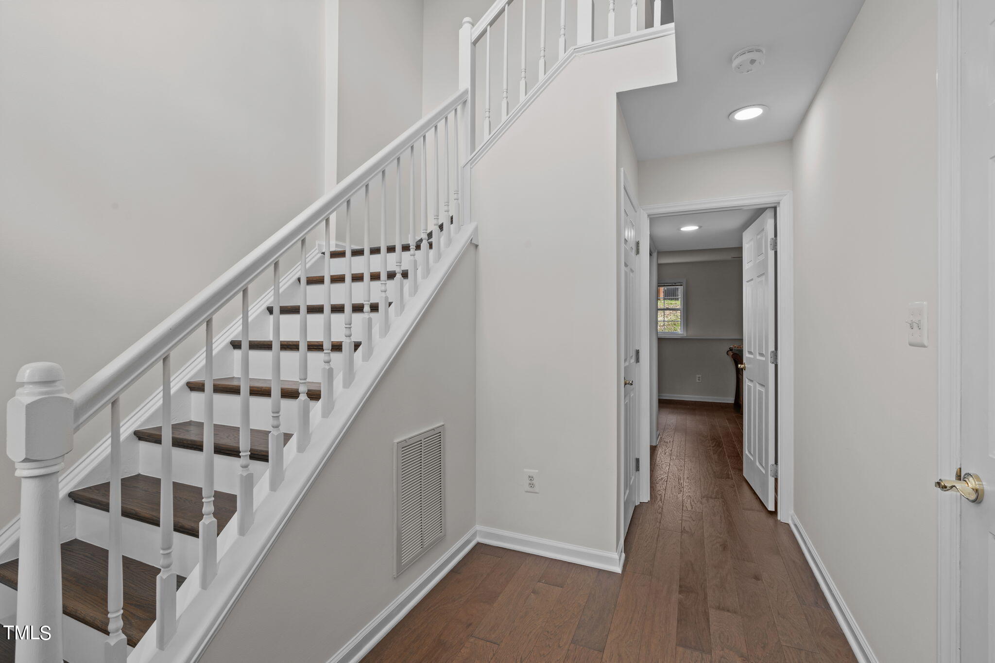 5542 Vista View Court