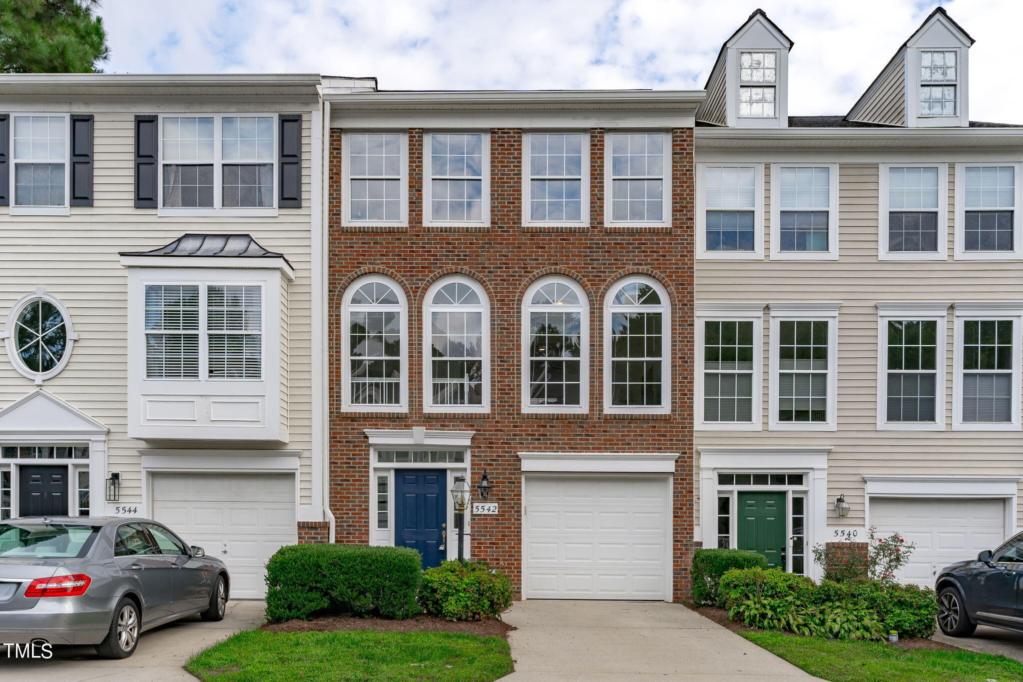 5542 Vista View Court