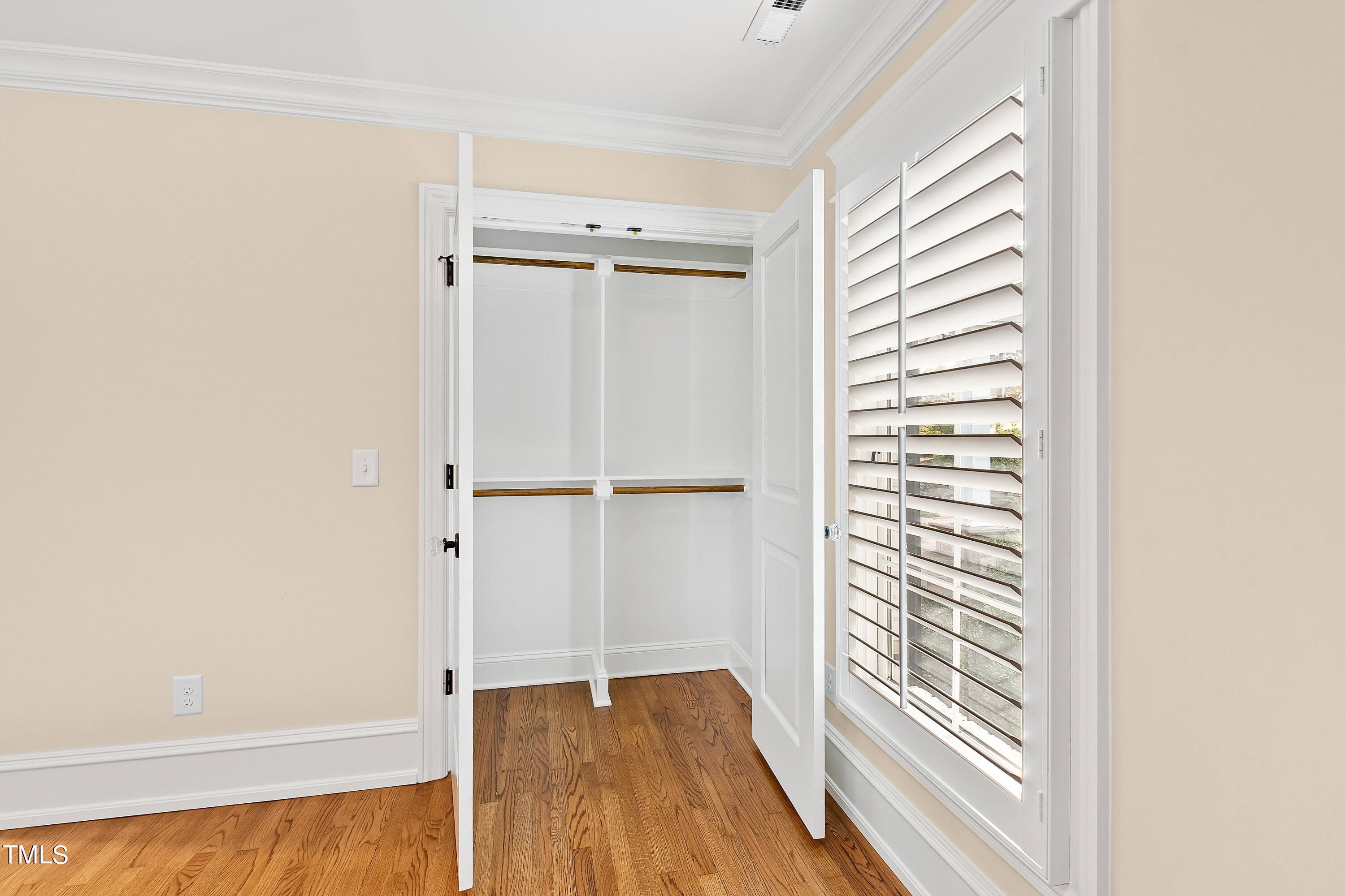 1112 Glen Eden Drive