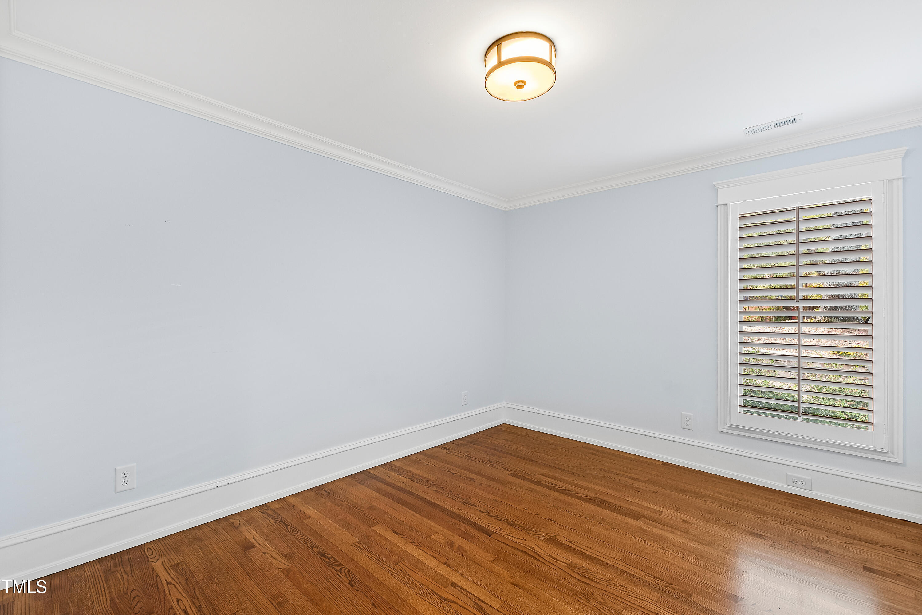 1112 Glen Eden Drive