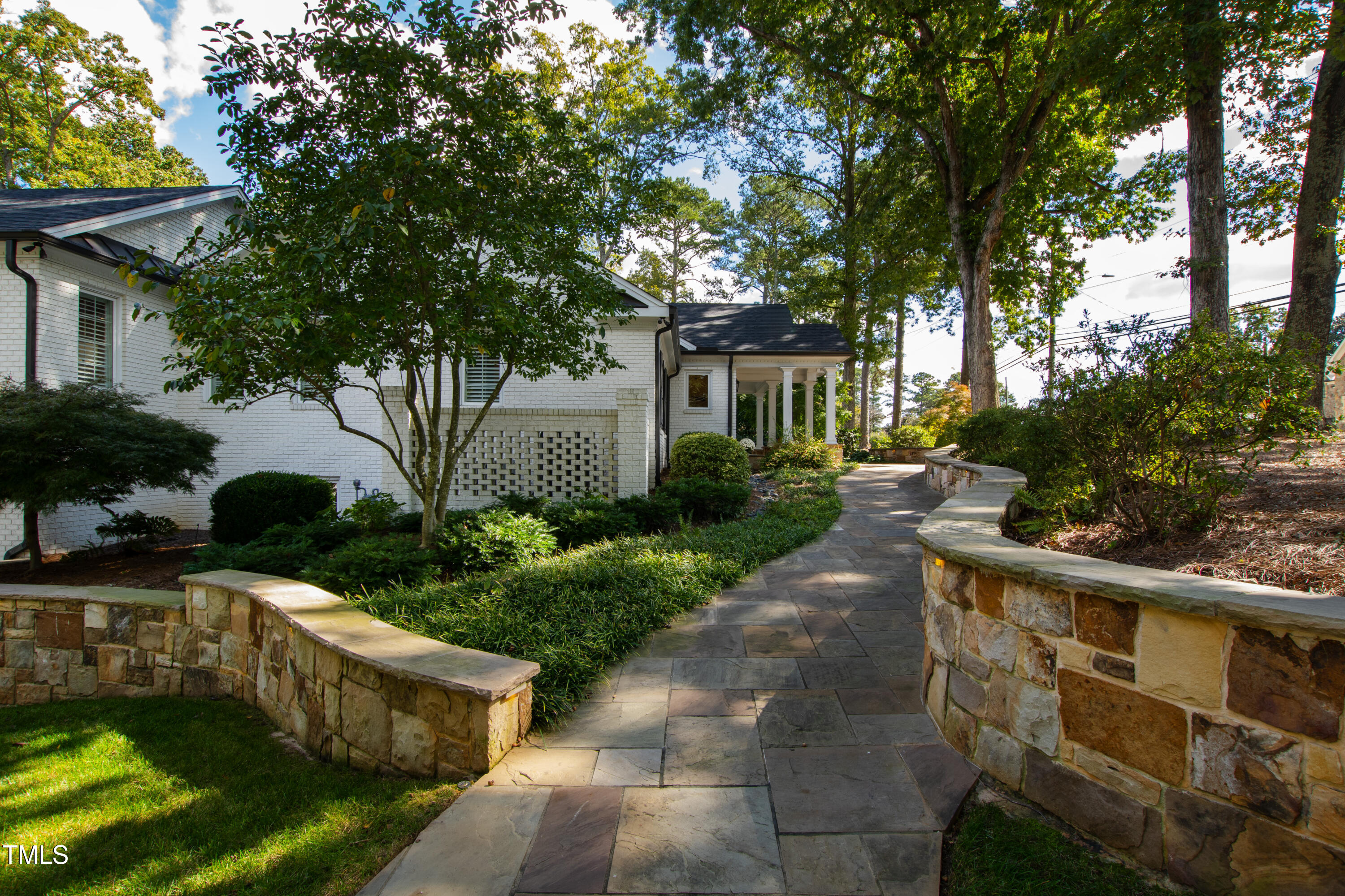 1112 Glen Eden Drive