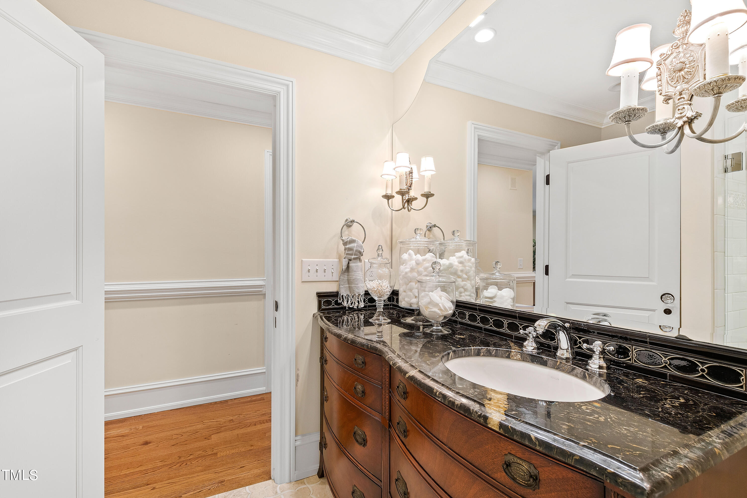 1112 Glen Eden Drive
