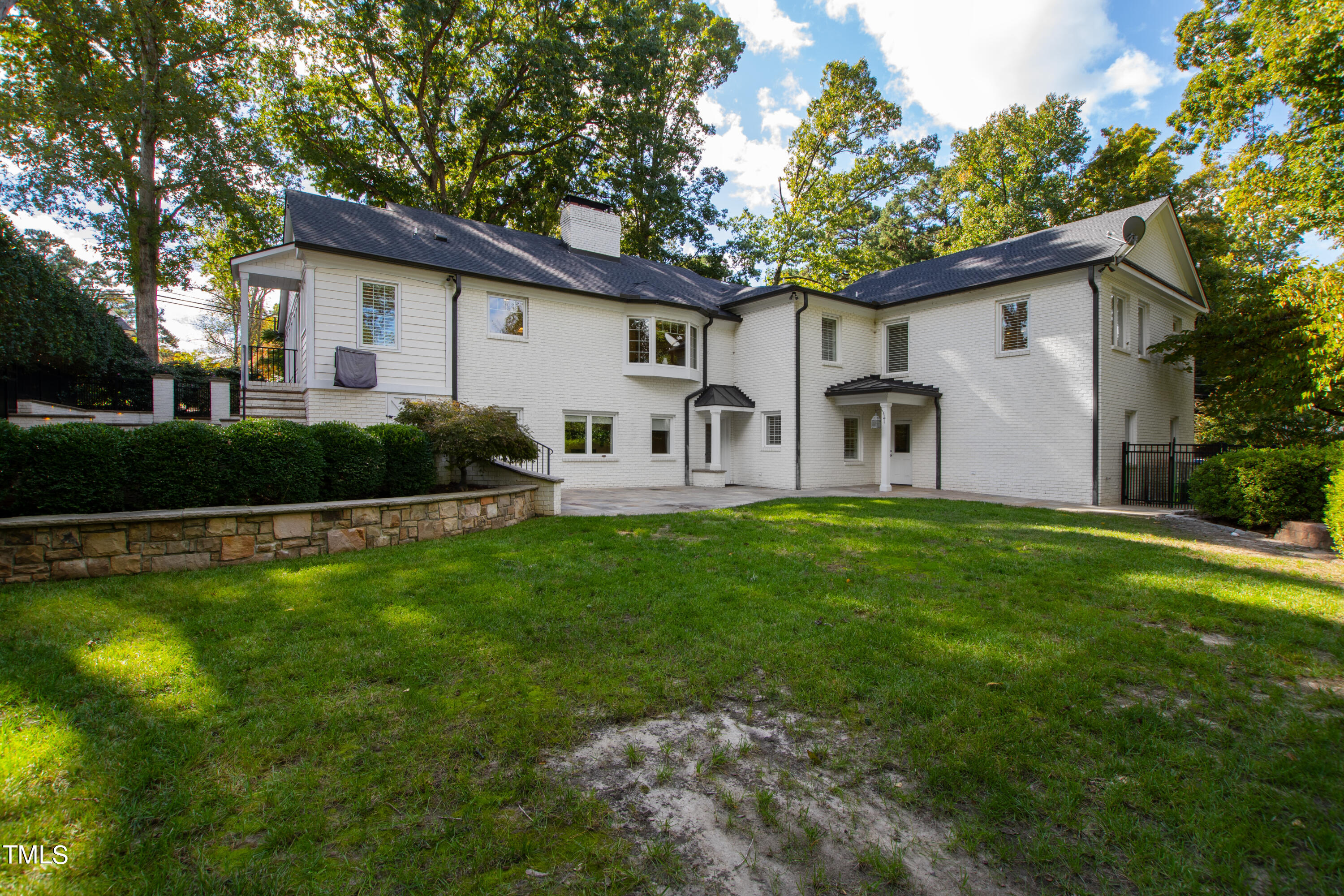 1112 Glen Eden Drive