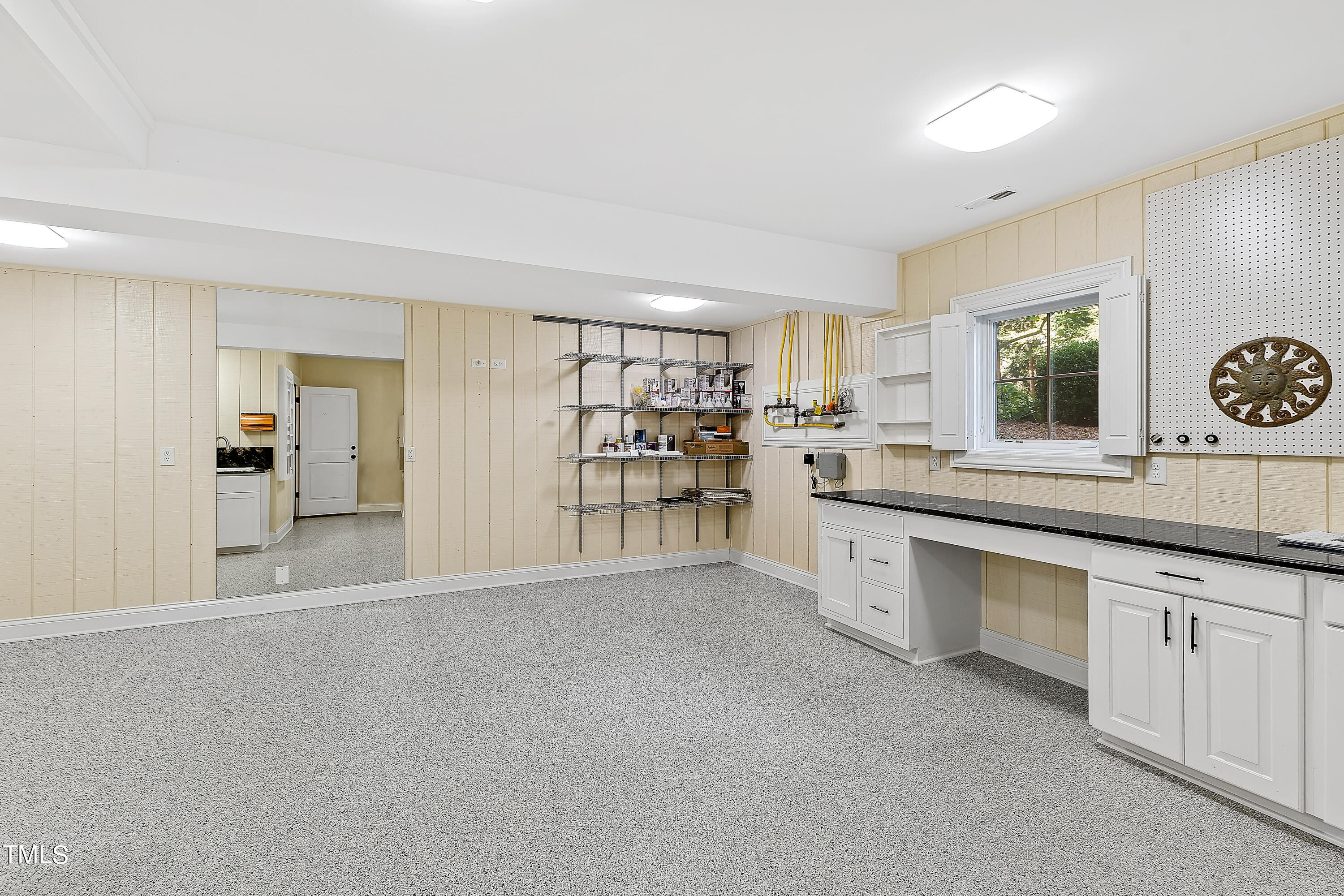 1112 Glen Eden Drive