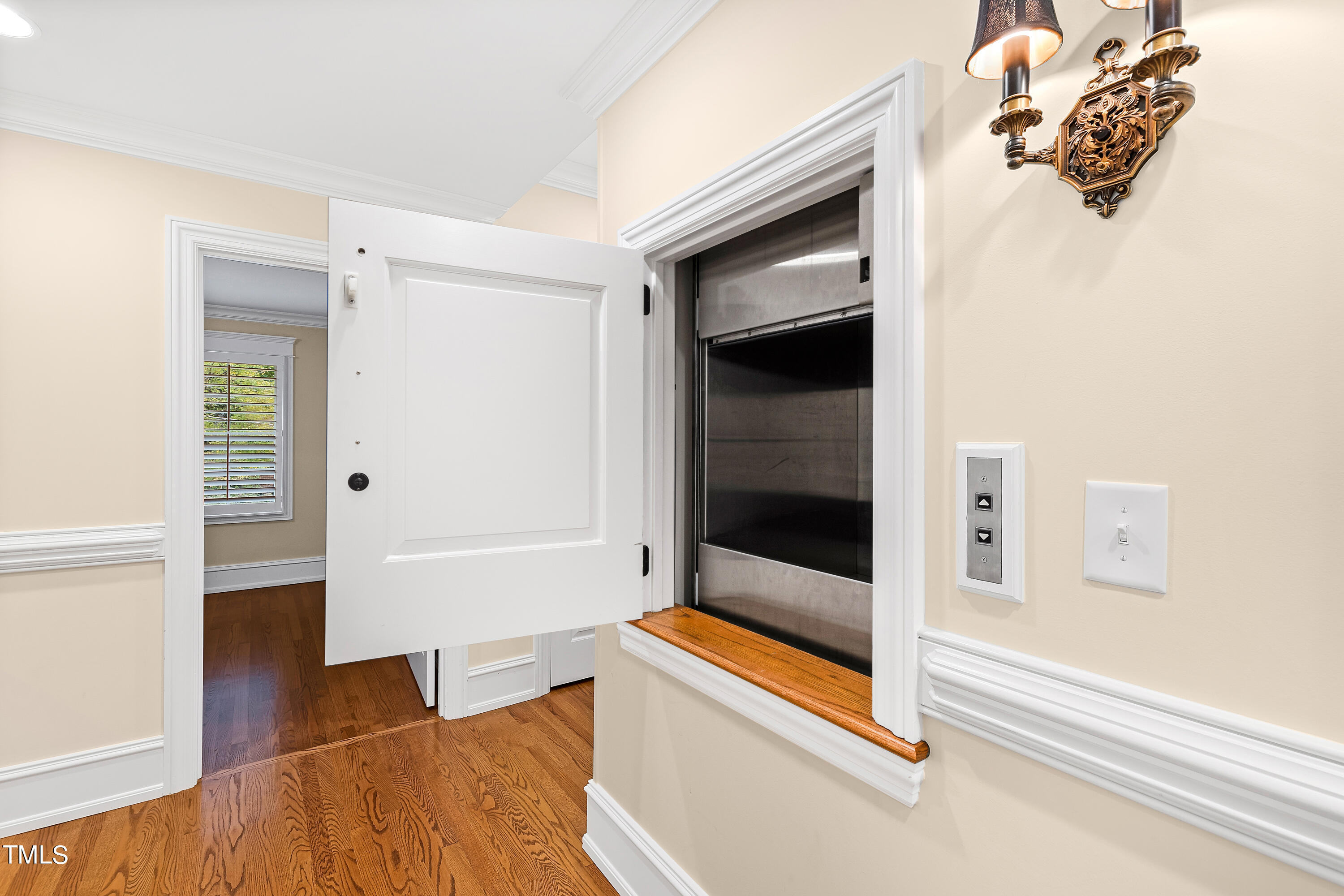 1112 Glen Eden Drive
