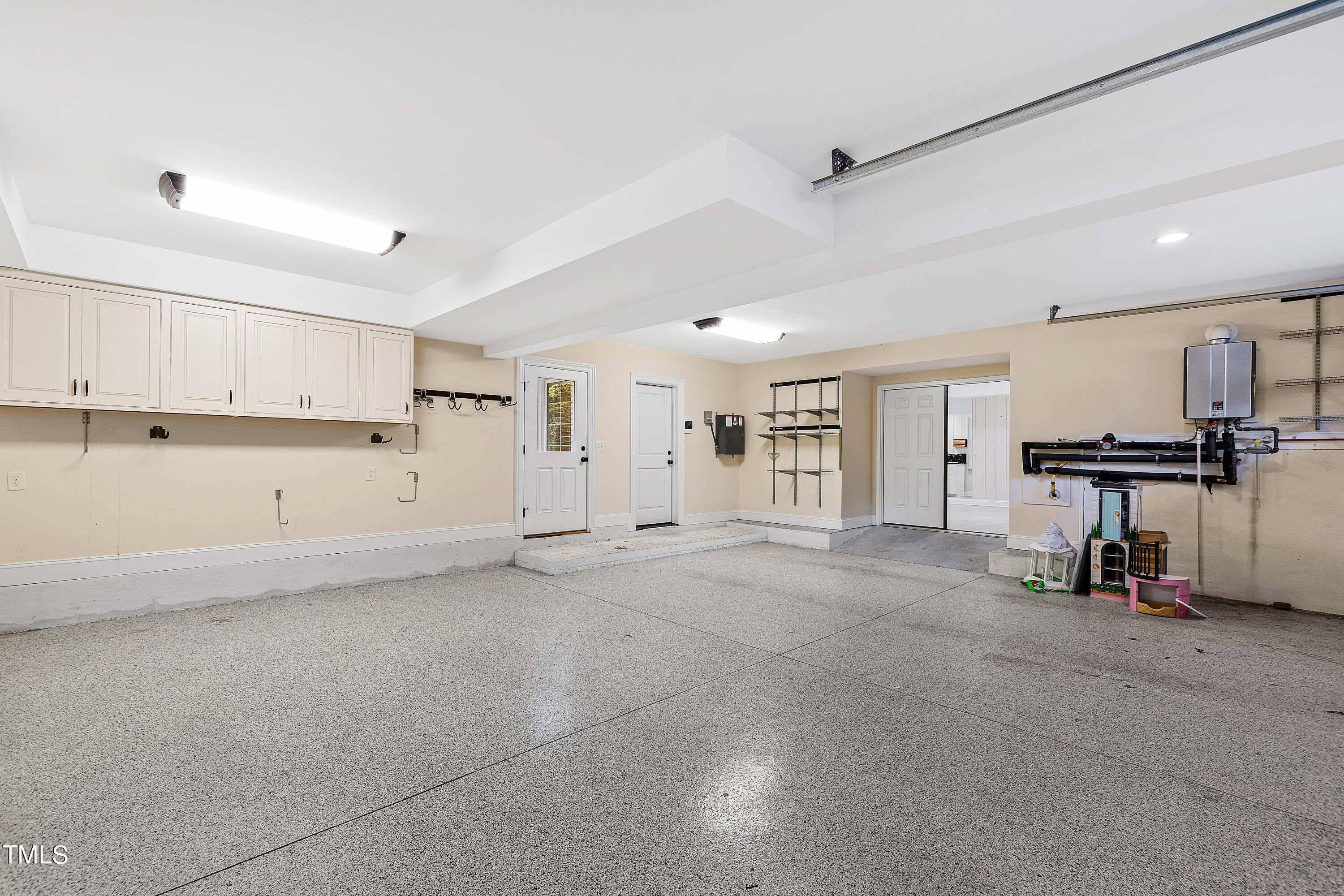 1112 Glen Eden Drive