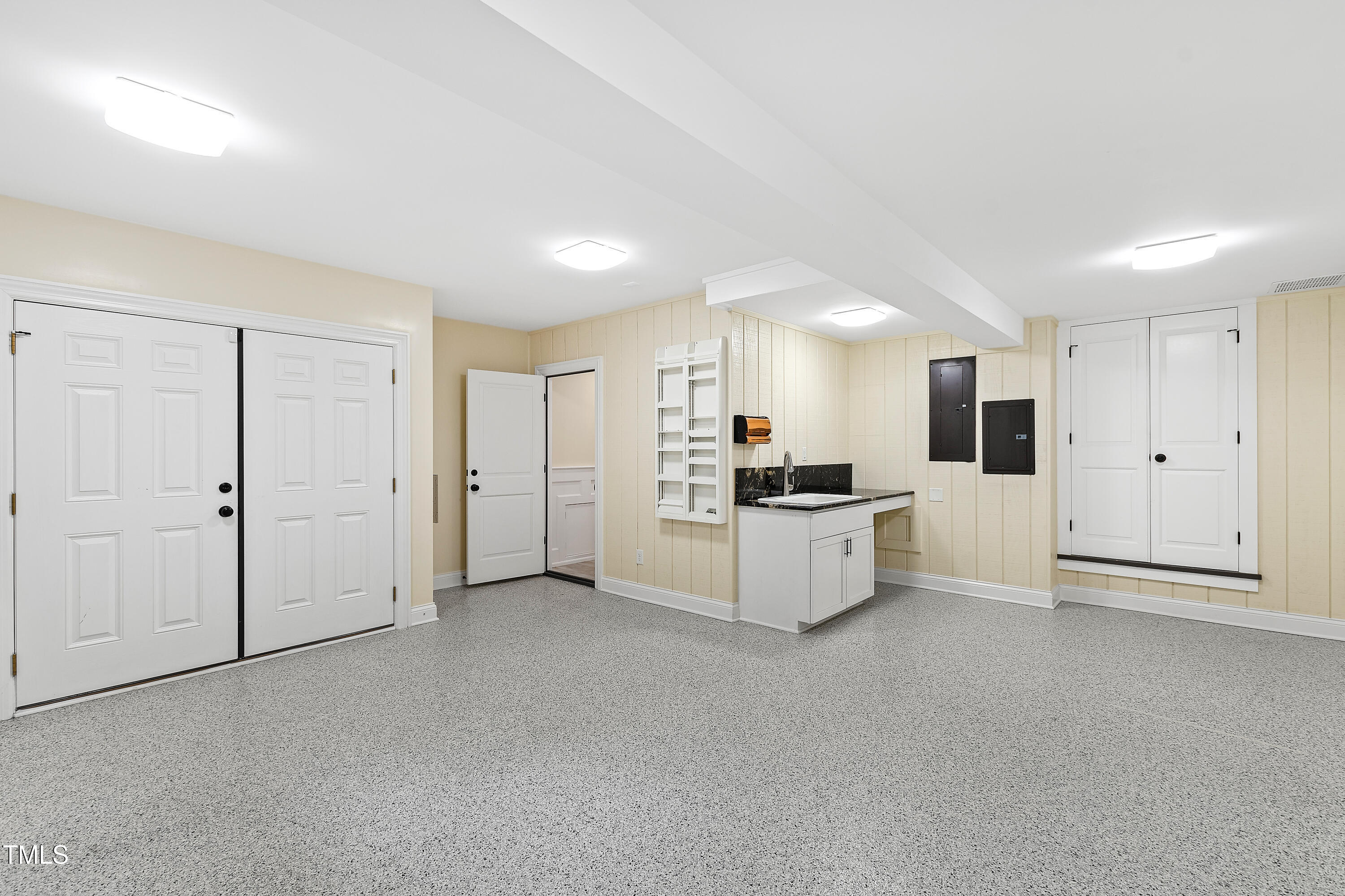 1112 Glen Eden Drive