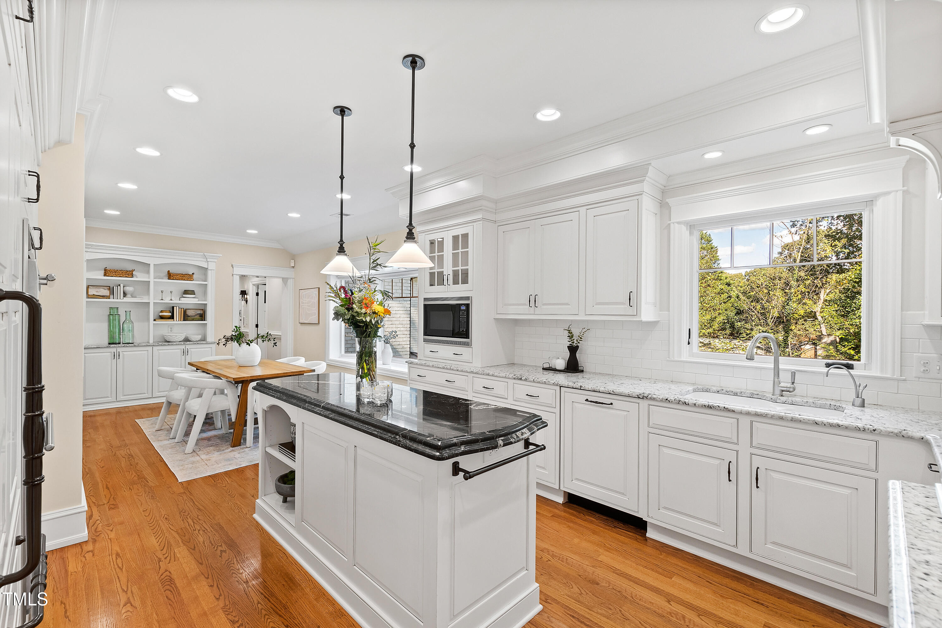 1112 Glen Eden Drive