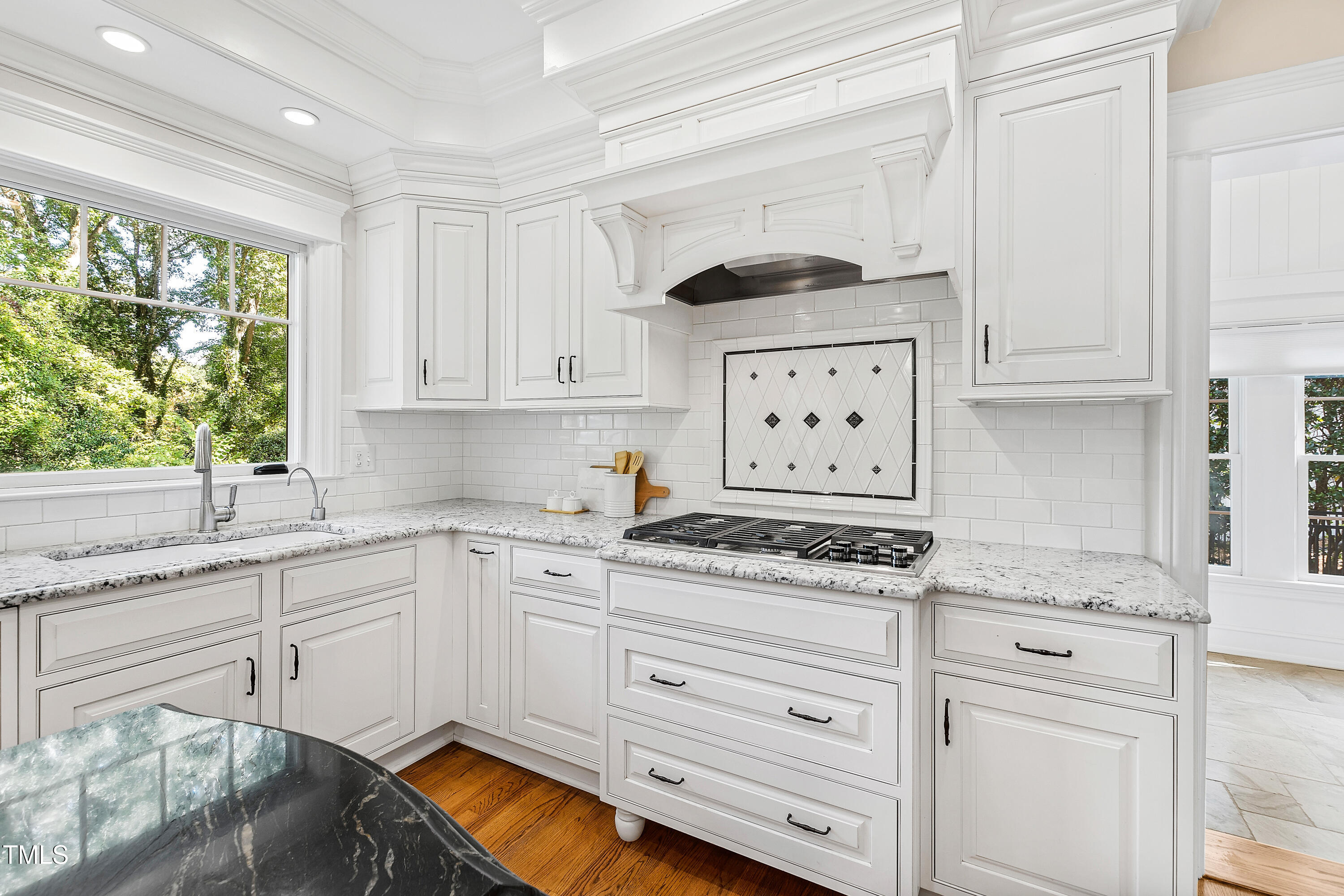 1112 Glen Eden Drive