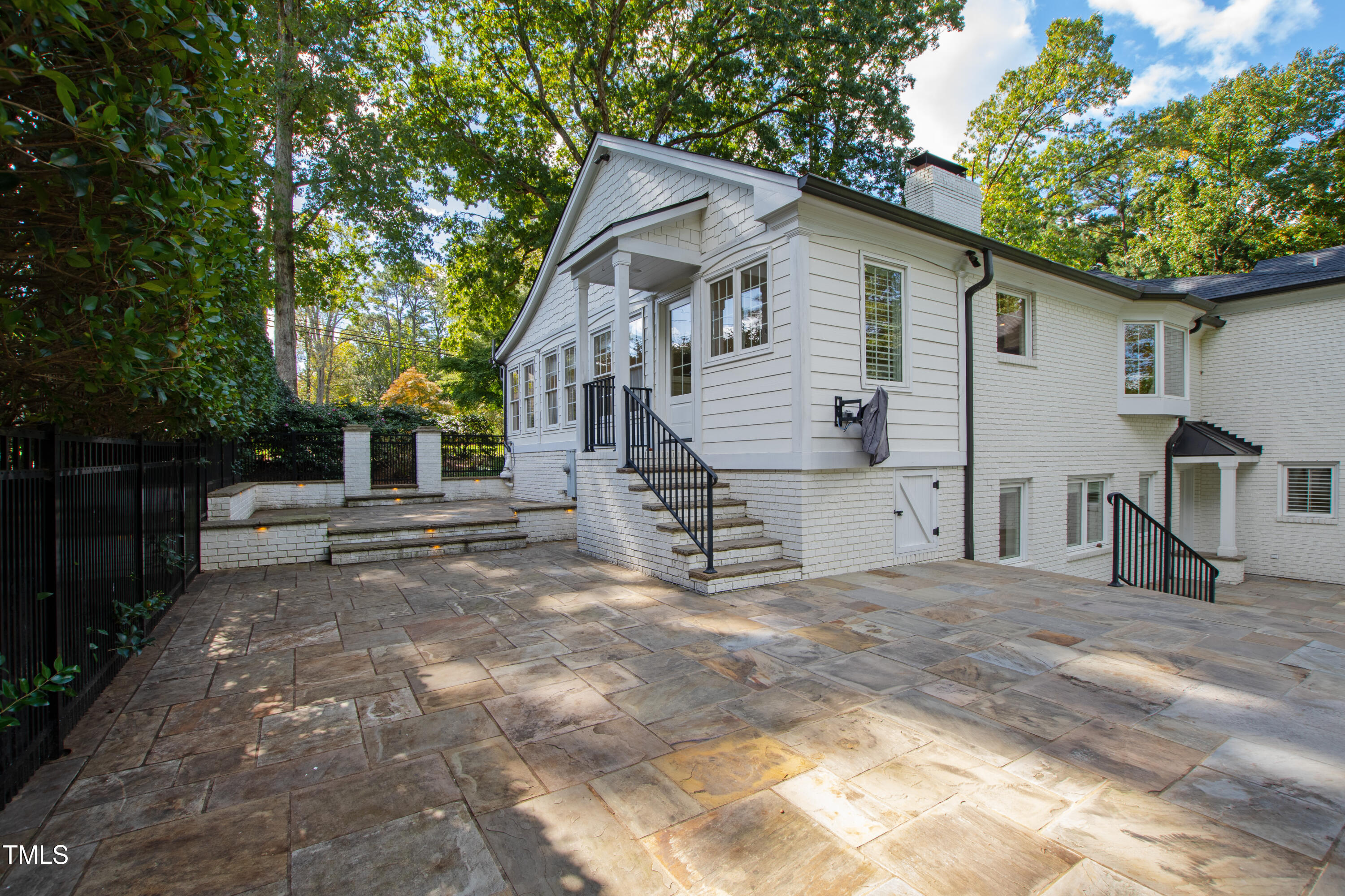 1112 Glen Eden Drive