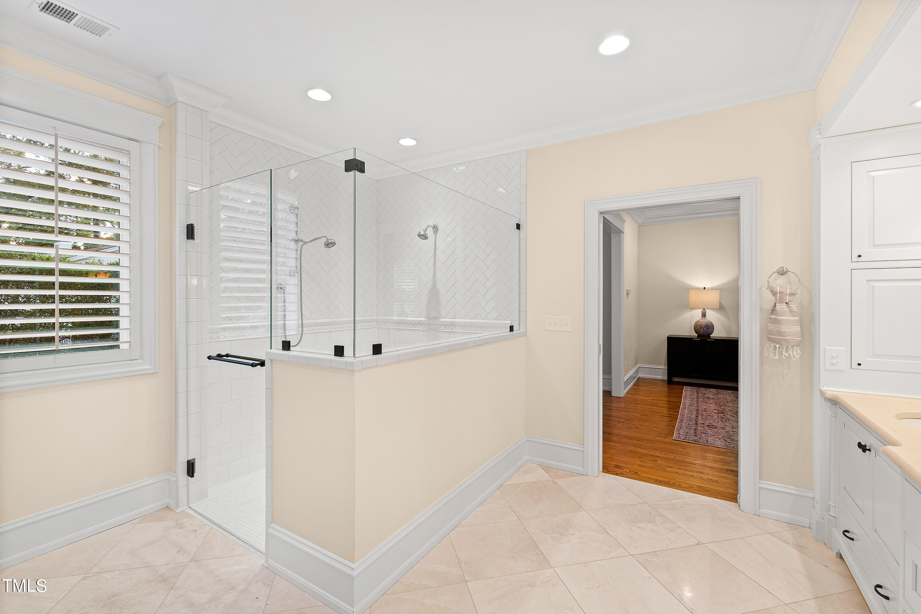 1112 Glen Eden Drive