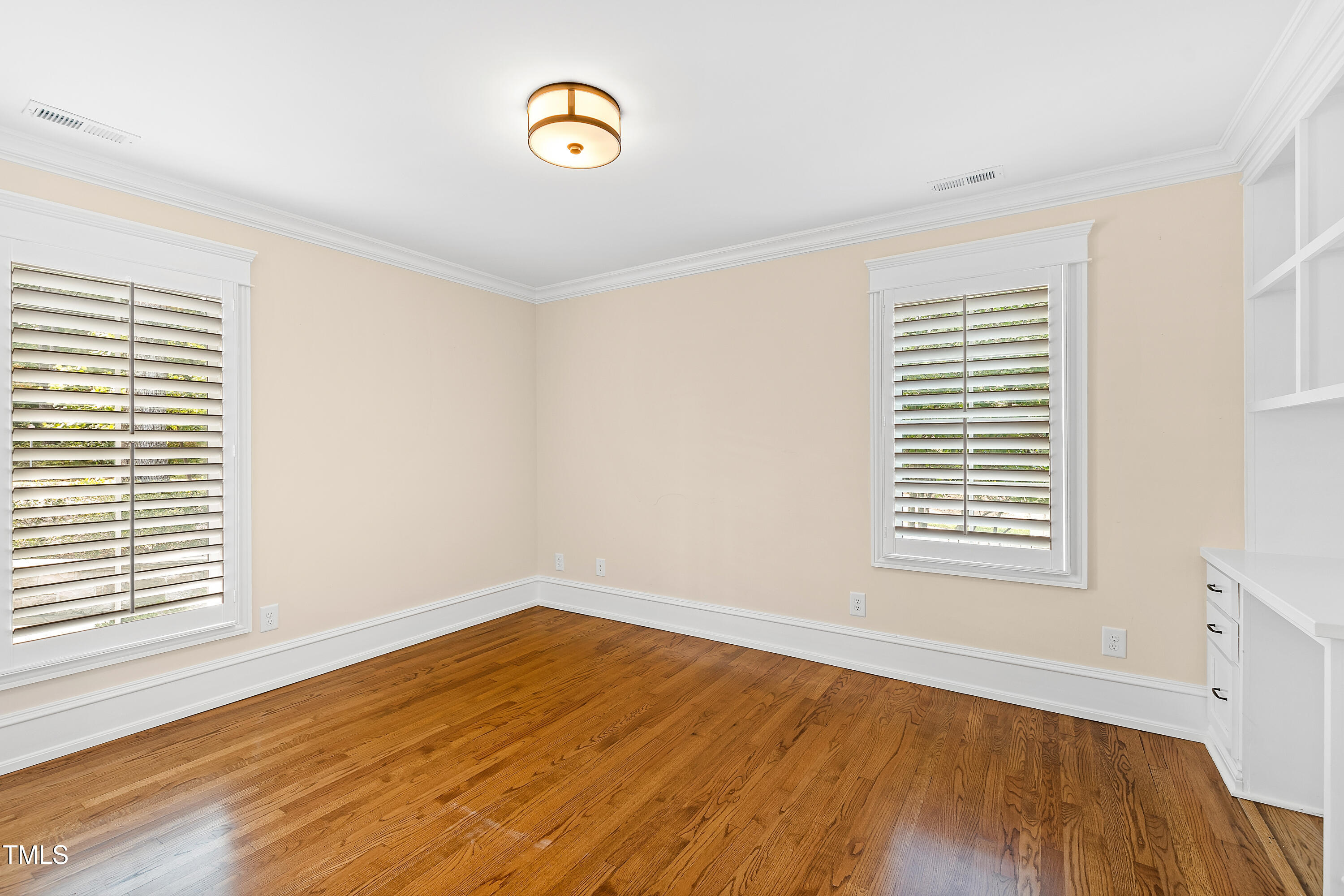 1112 Glen Eden Drive