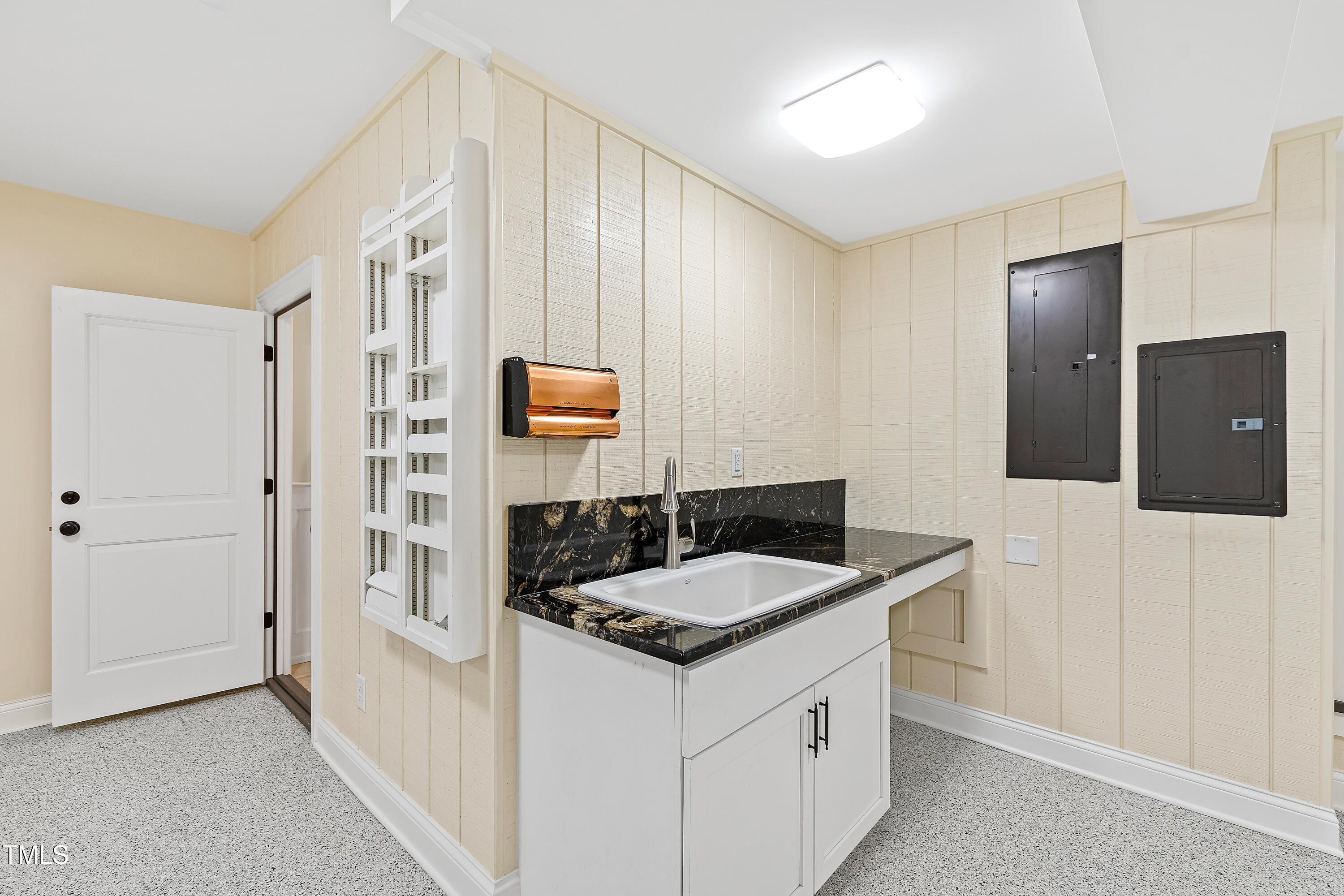 1112 Glen Eden Drive