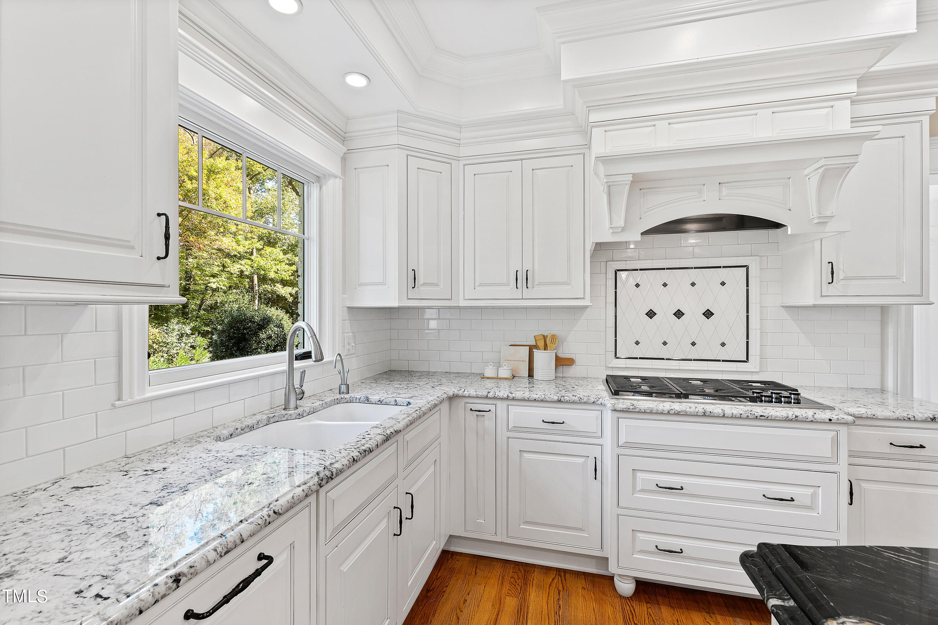 1112 Glen Eden Drive