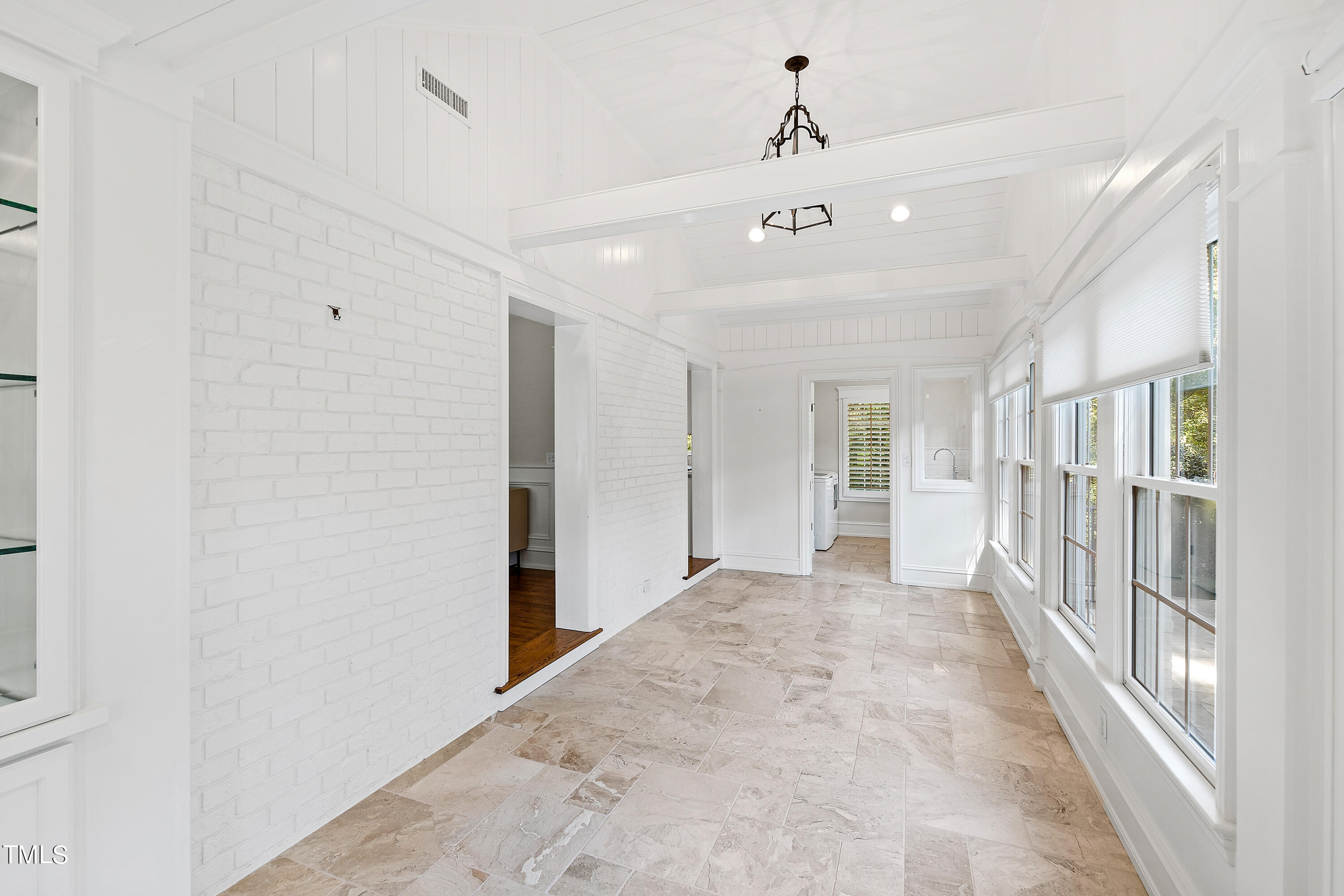 1112 Glen Eden Drive