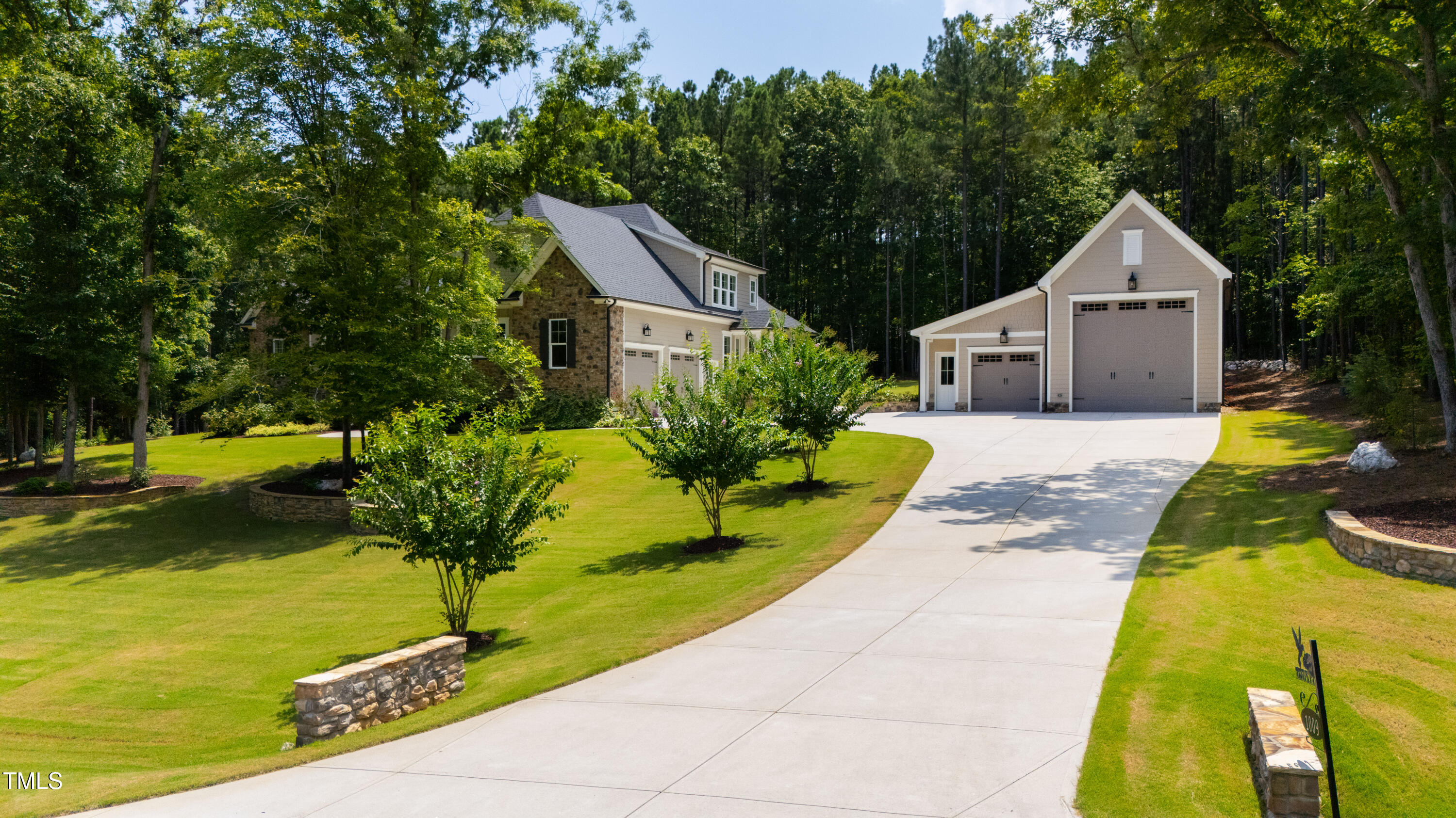 1009 Northshore Drive
