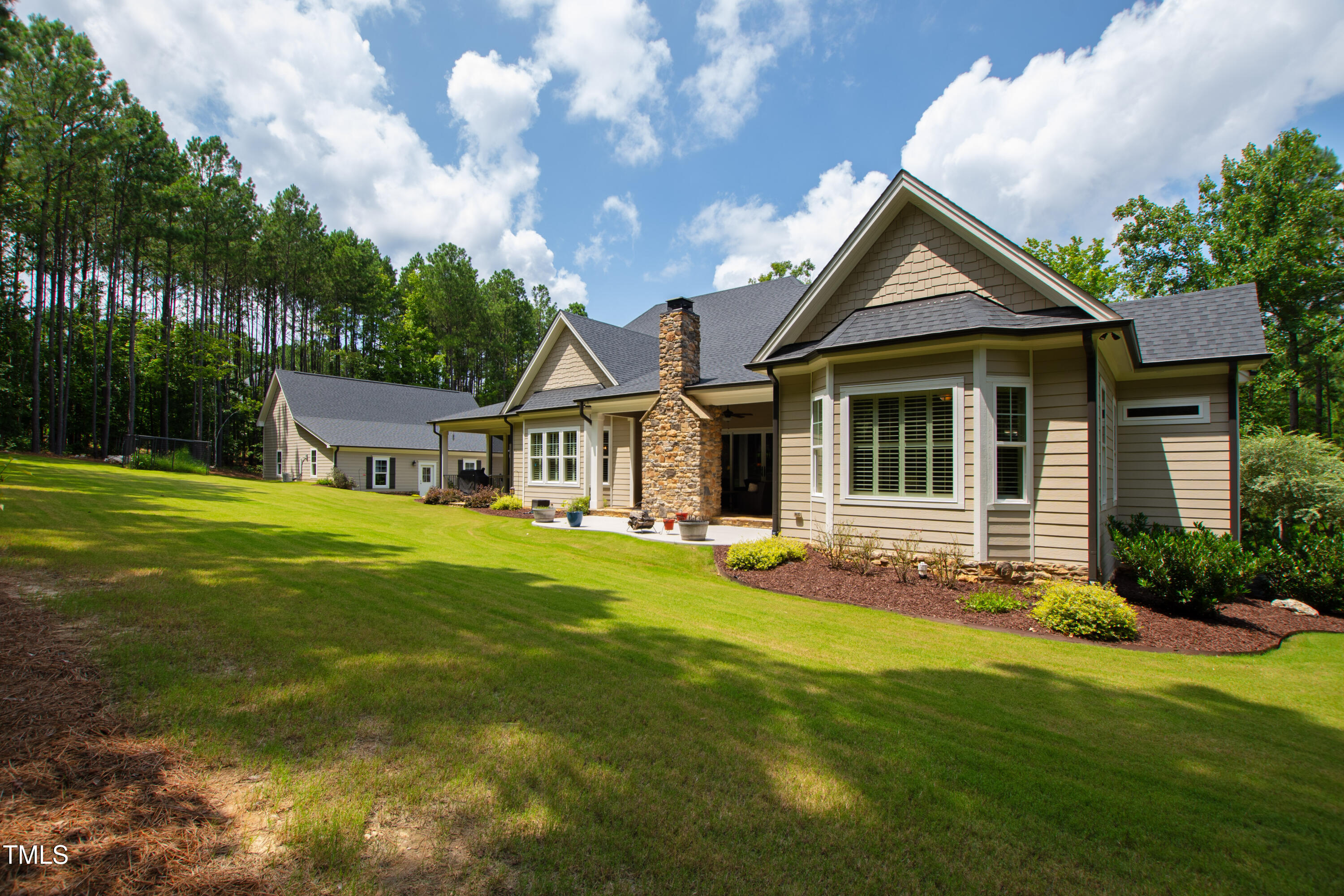 1009 Northshore Drive