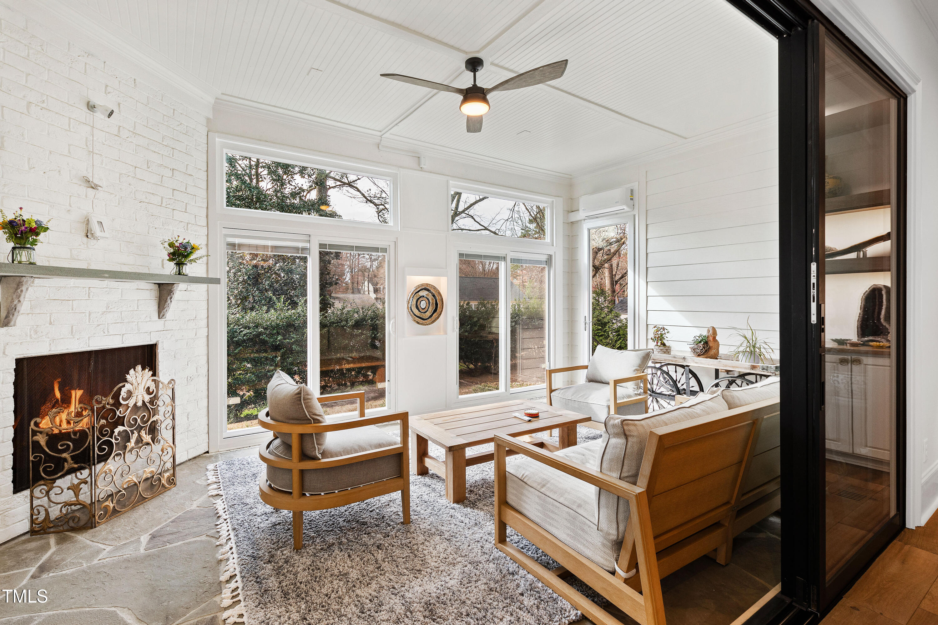 909 Lake Boone Trail