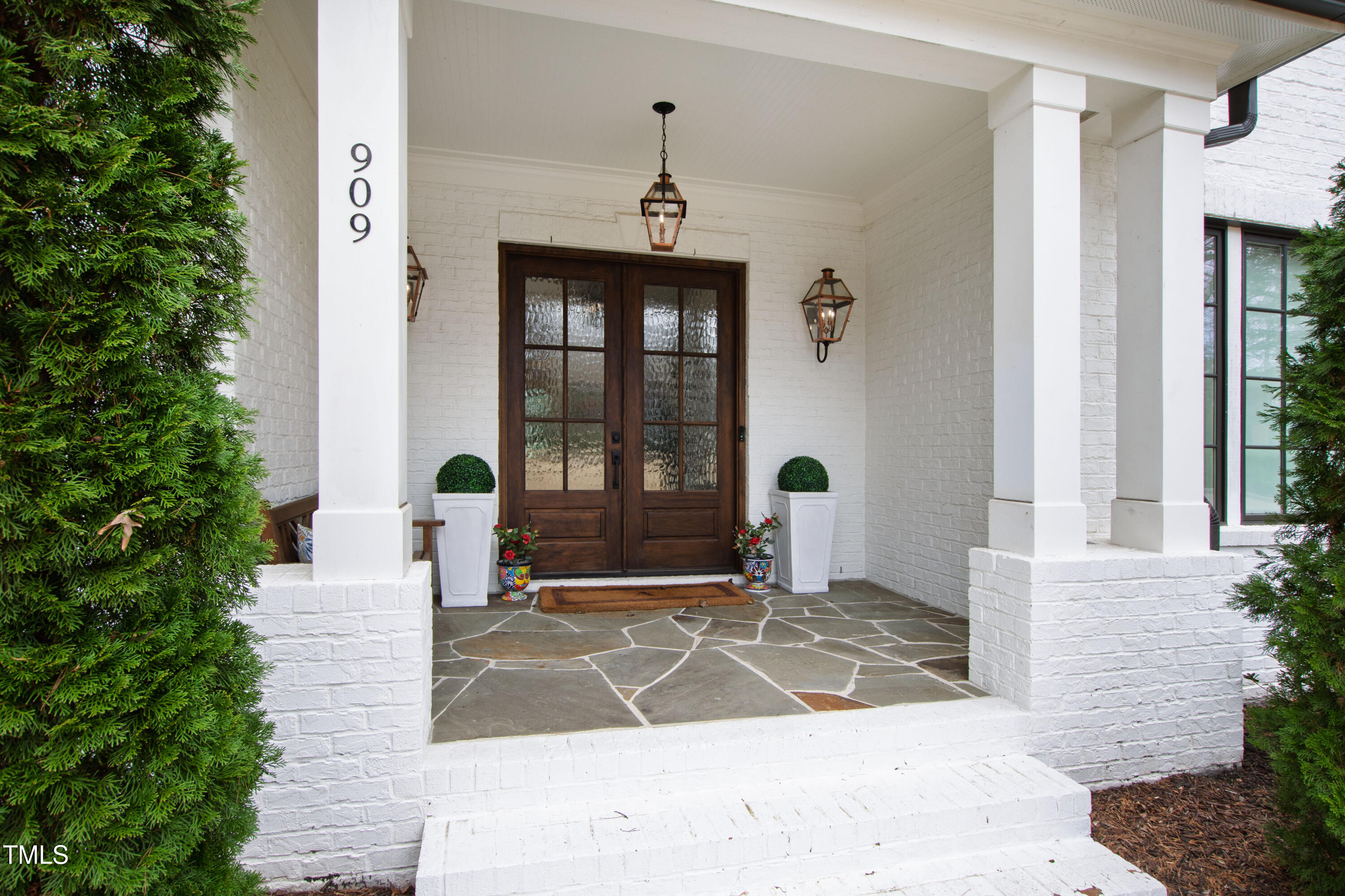 909 Lake Boone Trail