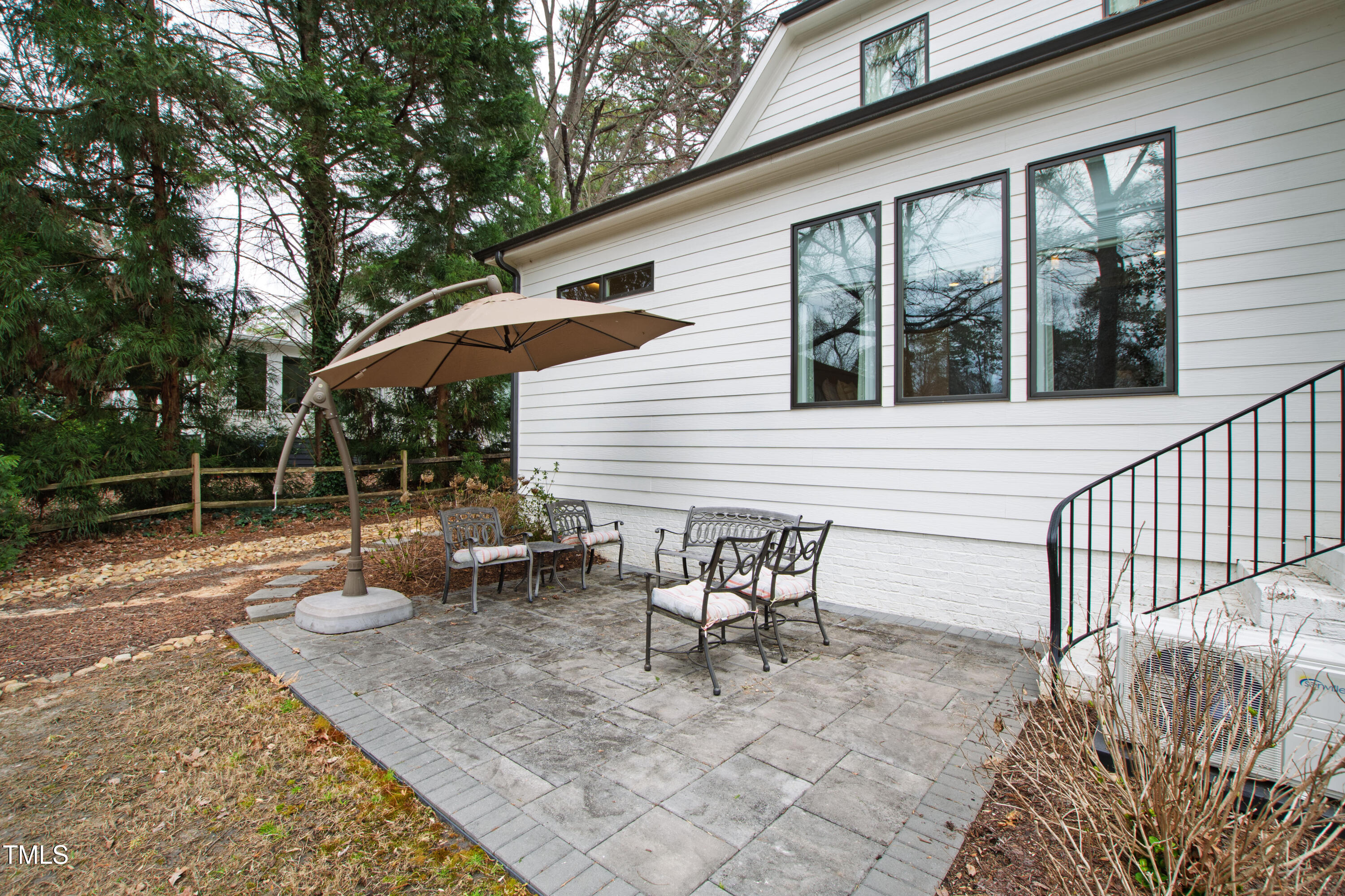 909 Lake Boone Trail