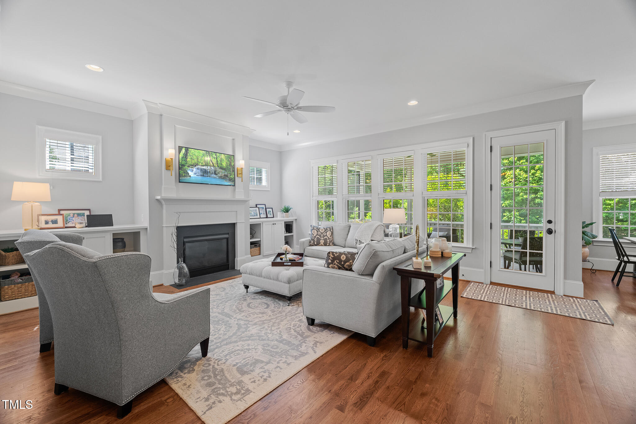 2993 Club Drive