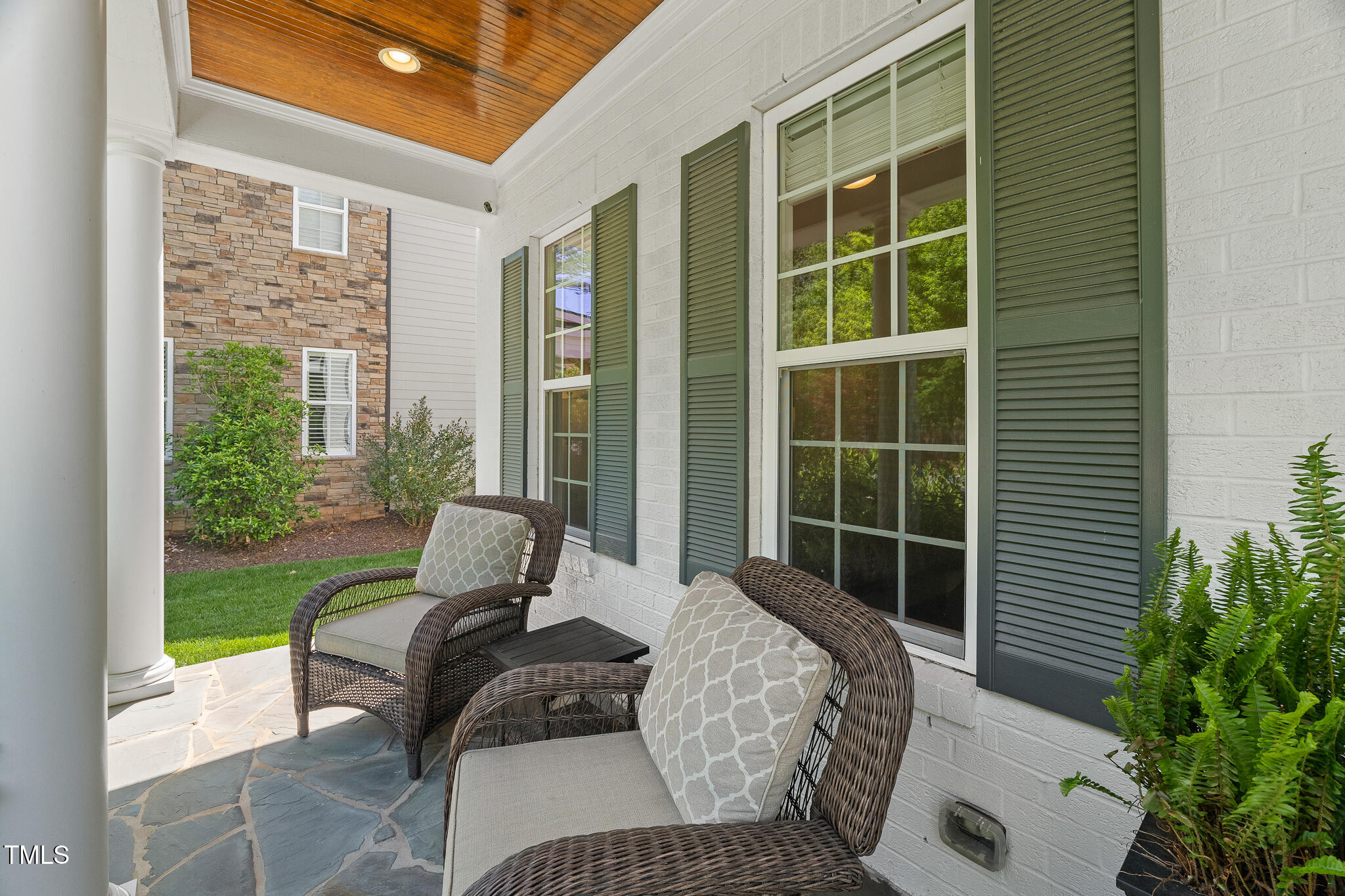 2993 Club Drive