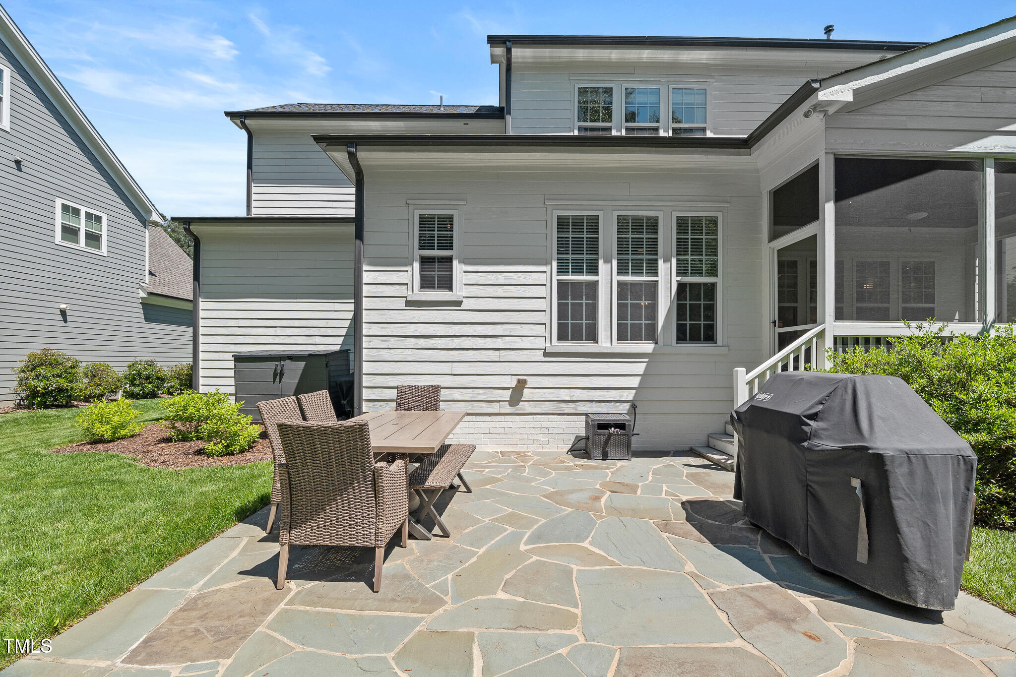 2993 Club Drive