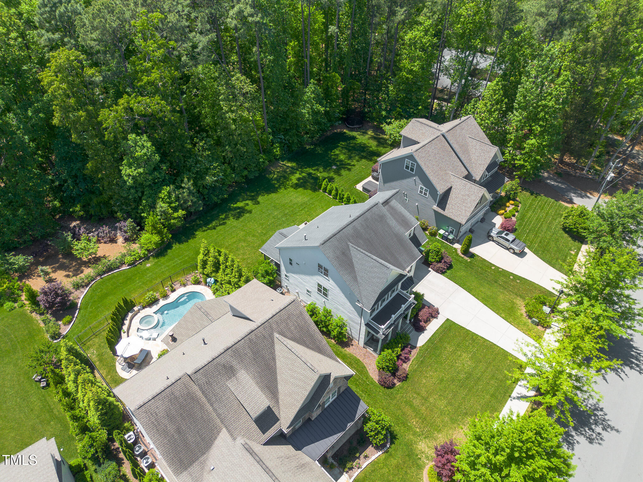 2993 Club Drive