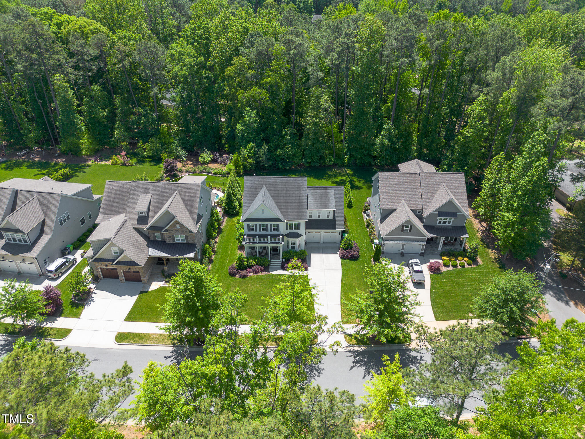 2993 Club Drive