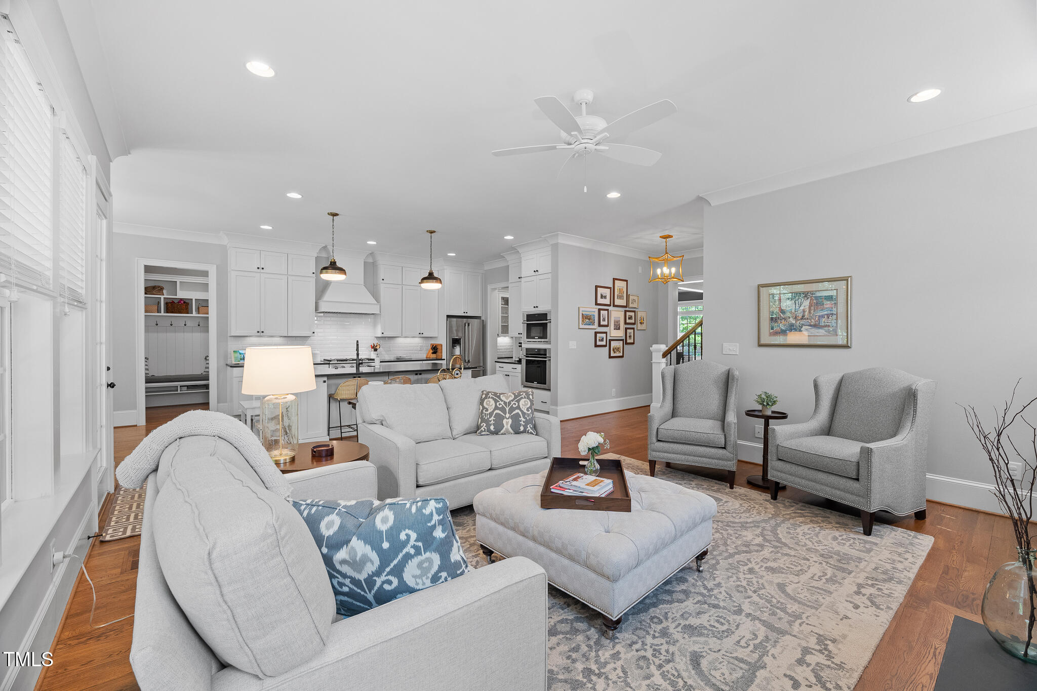 2993 Club Drive