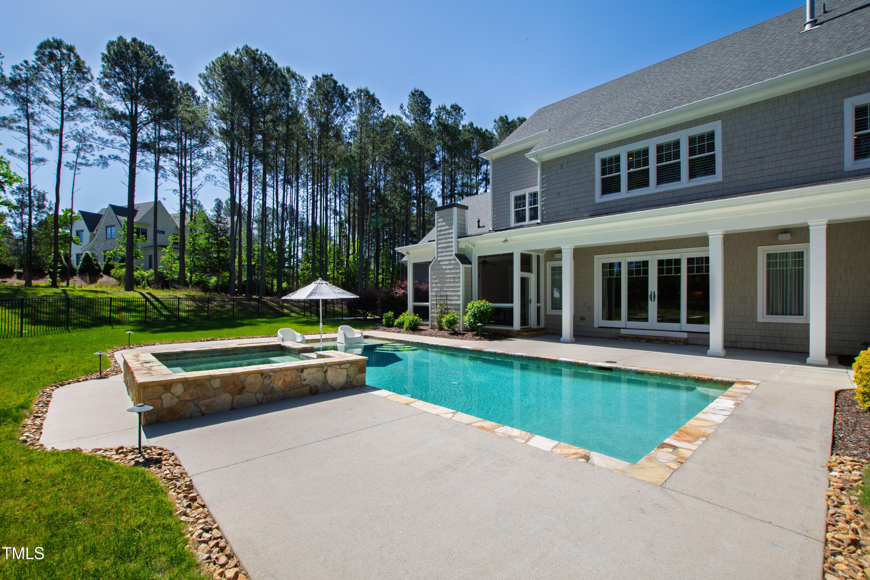 6 Castlewood Drive