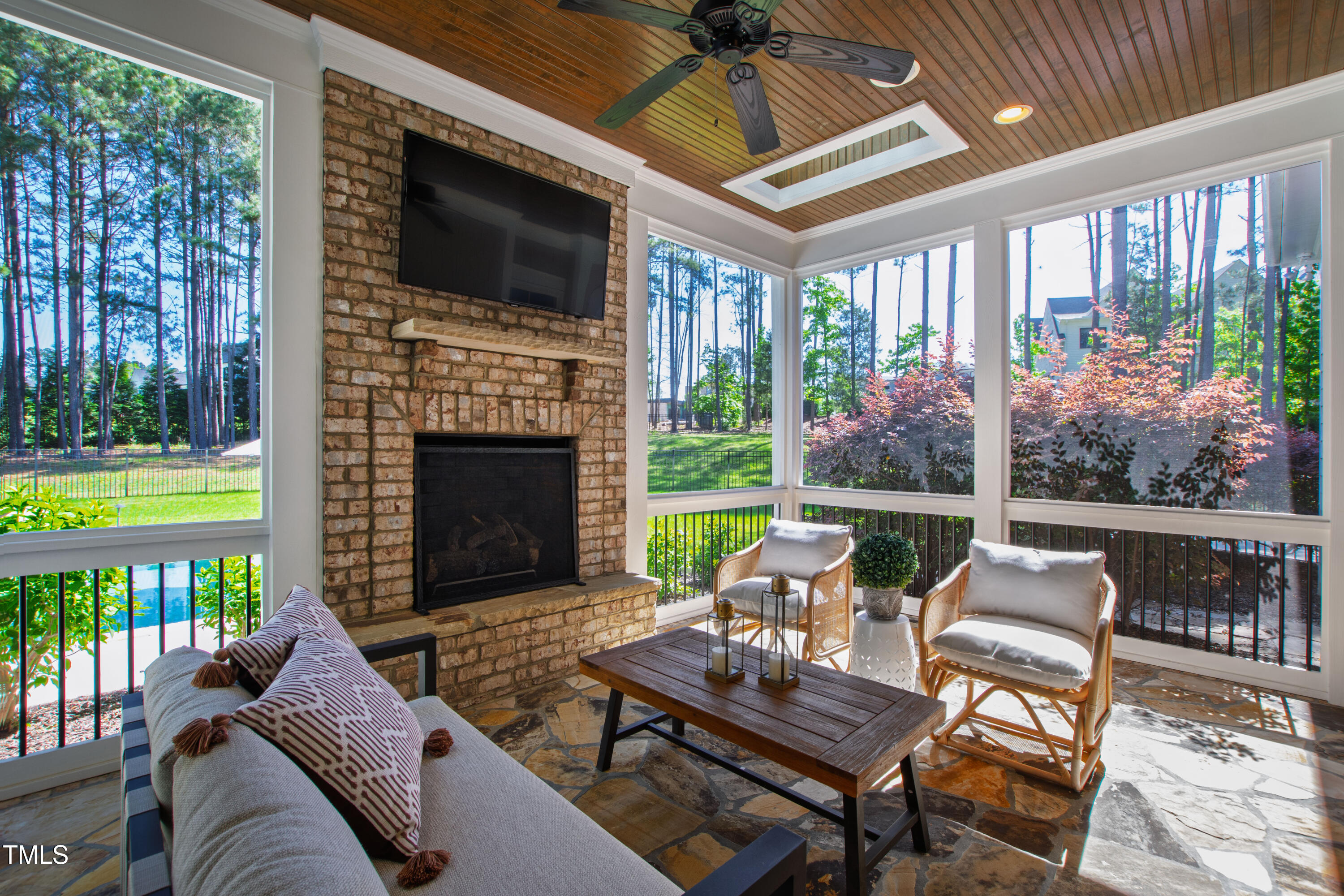 6 Castlewood Drive
