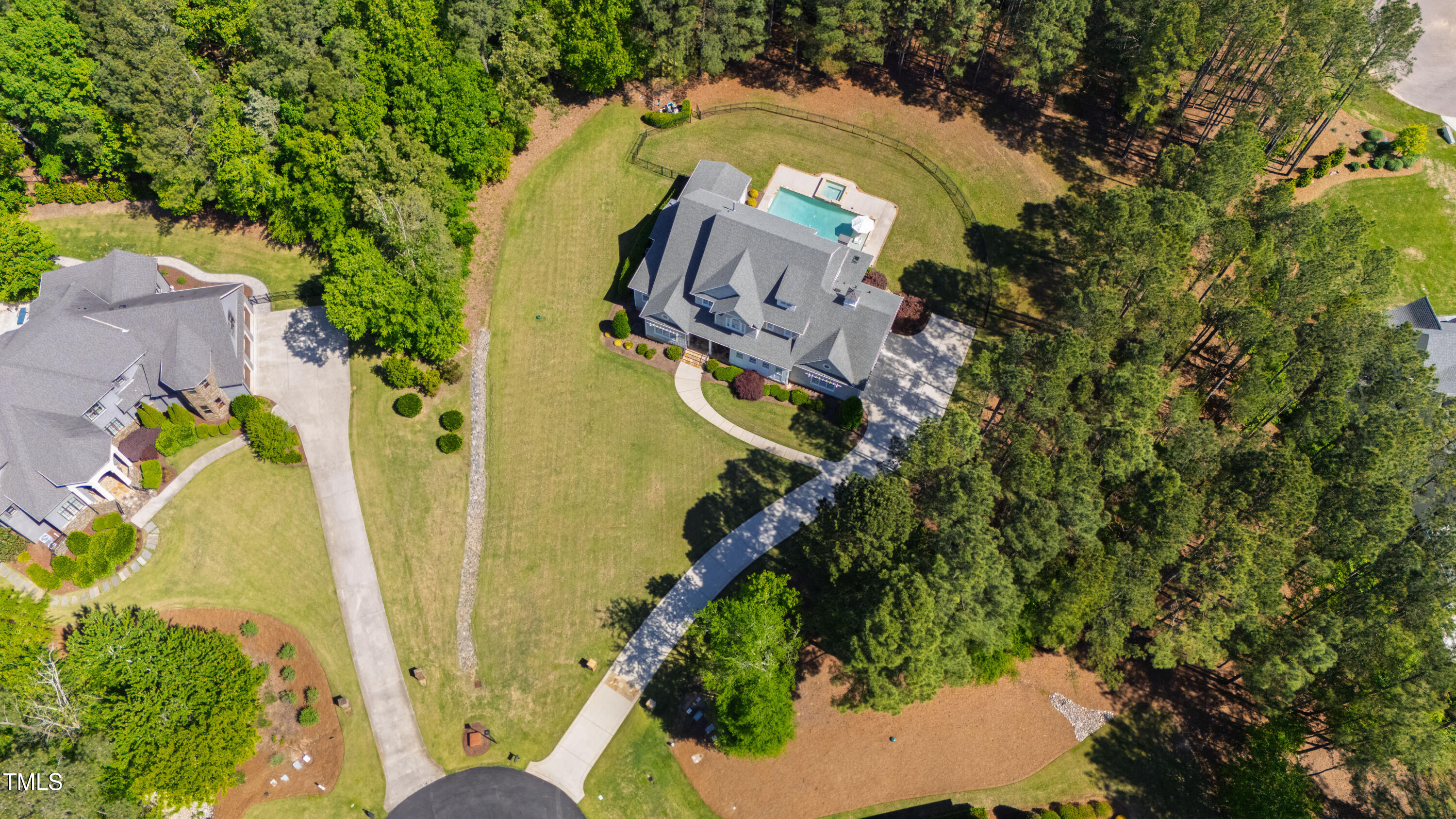 6 Castlewood Drive