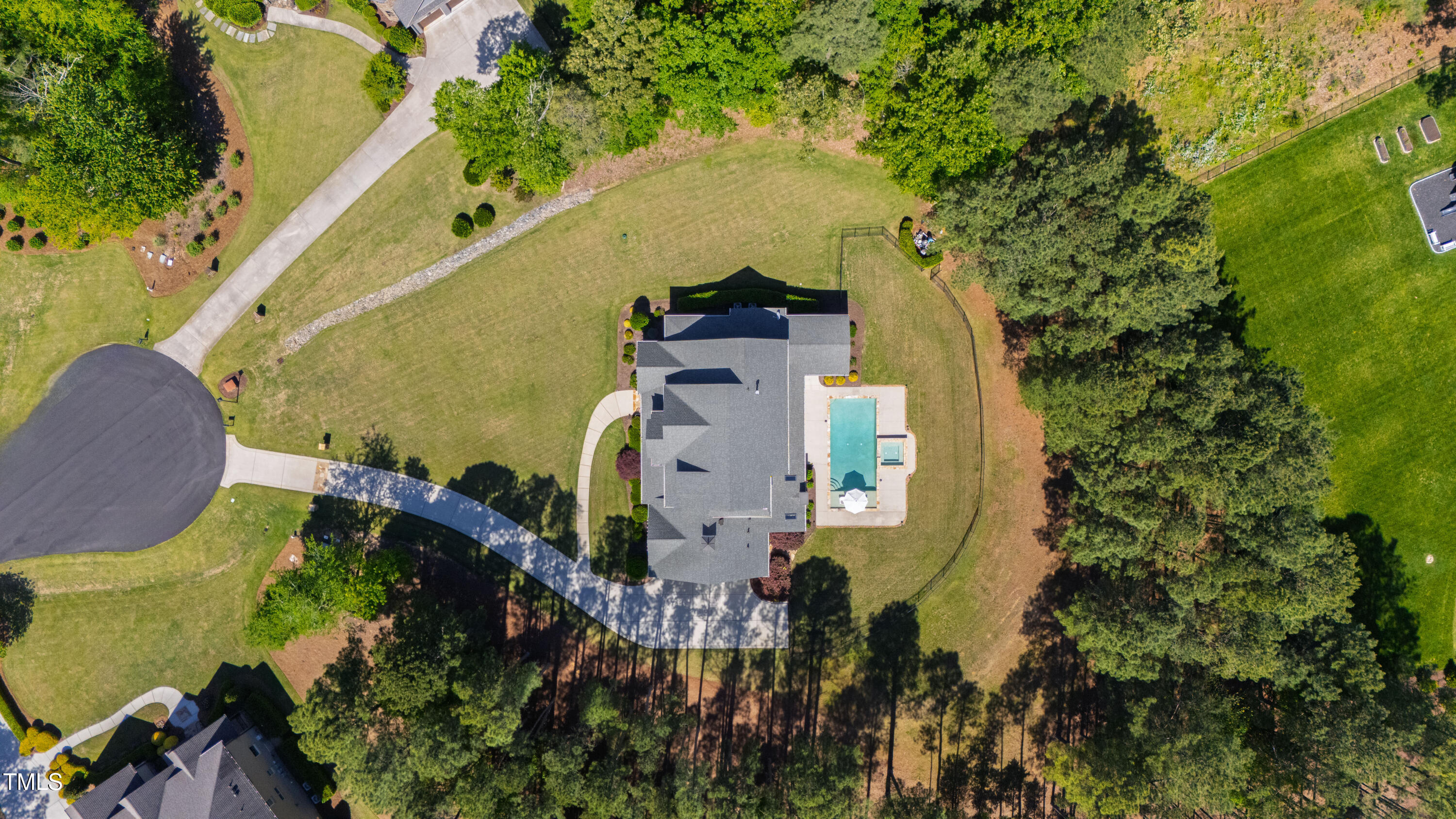 6 Castlewood Drive