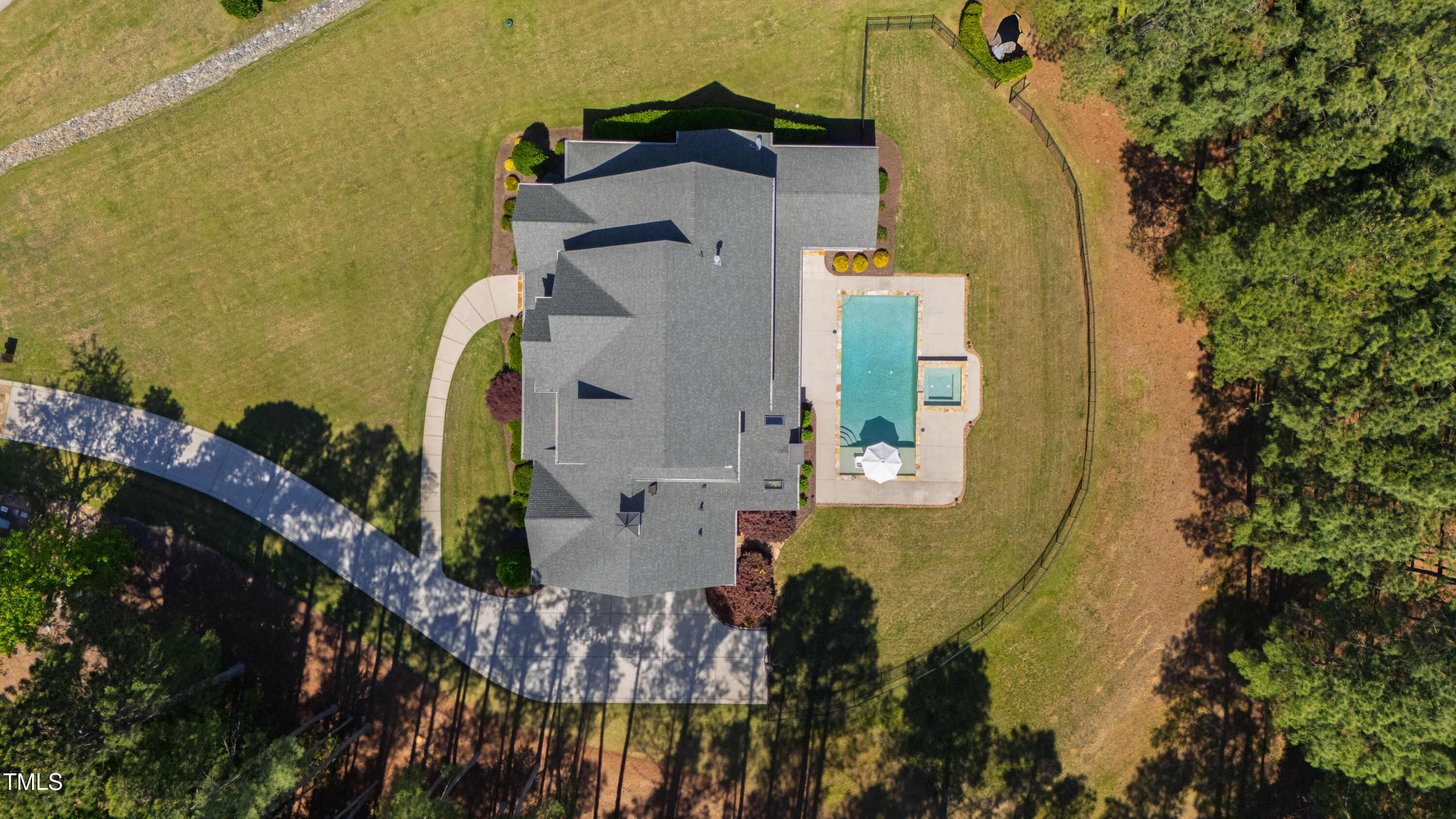 6 Castlewood Drive