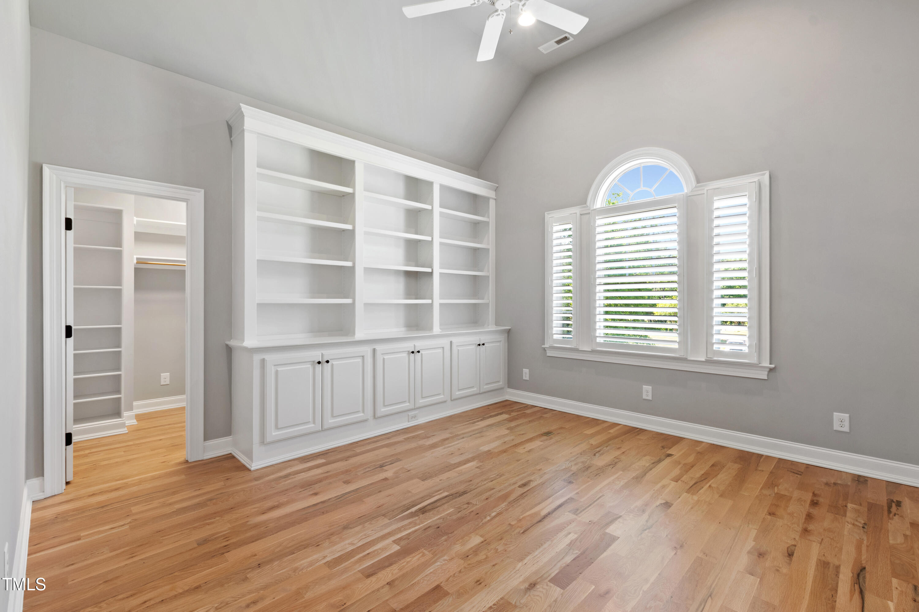6 Castlewood Drive