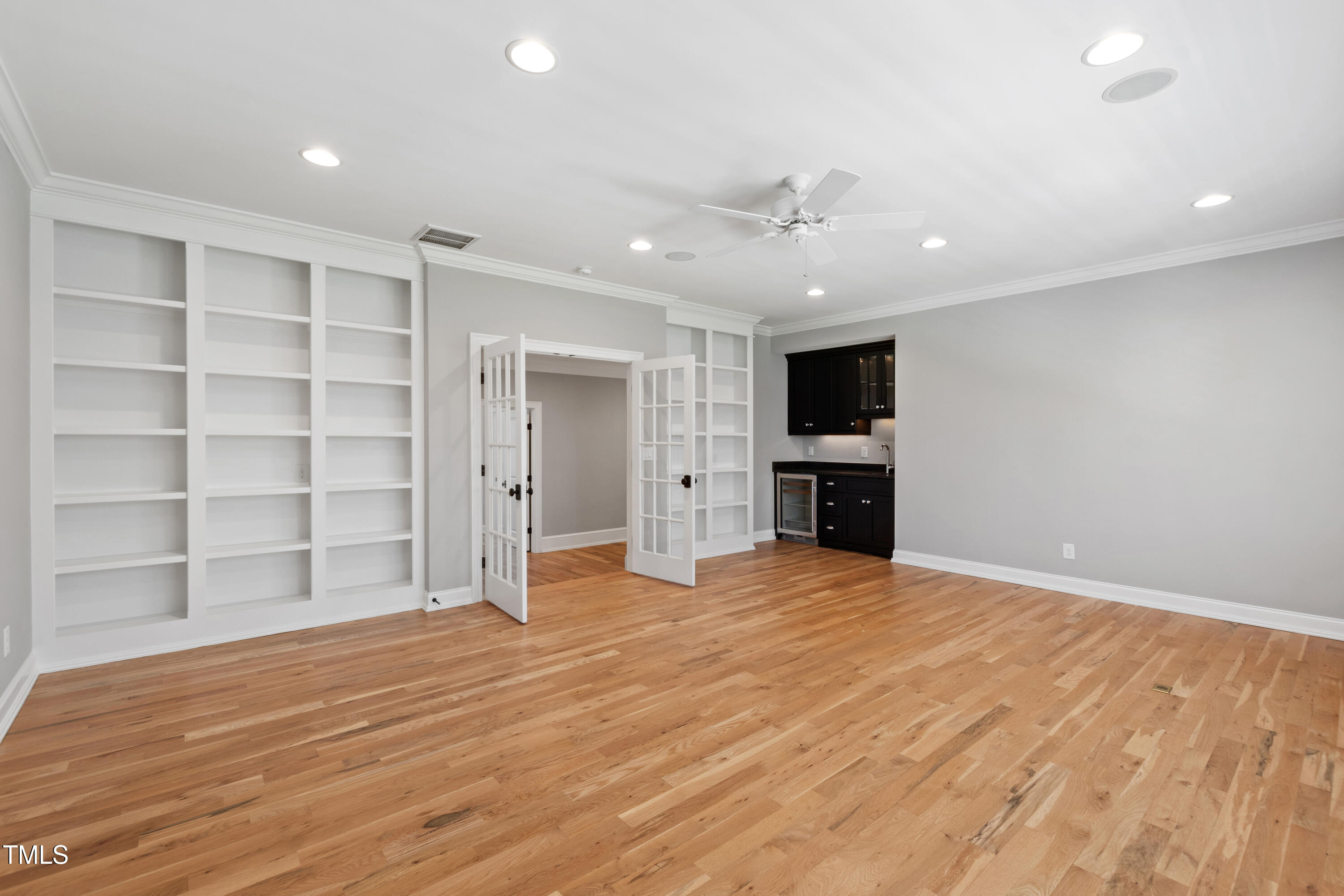 6 Castlewood Drive