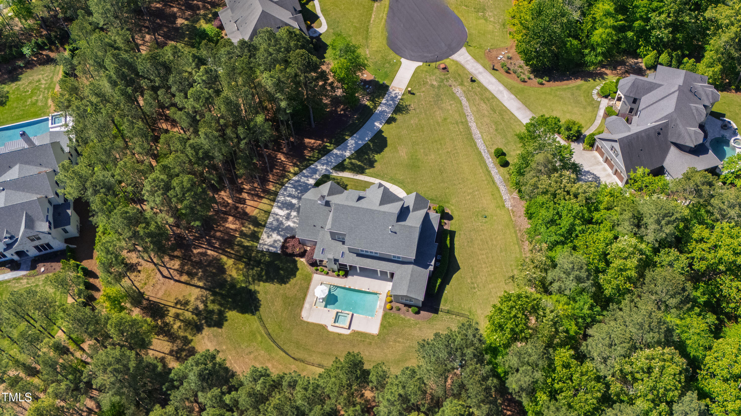 6 Castlewood Drive