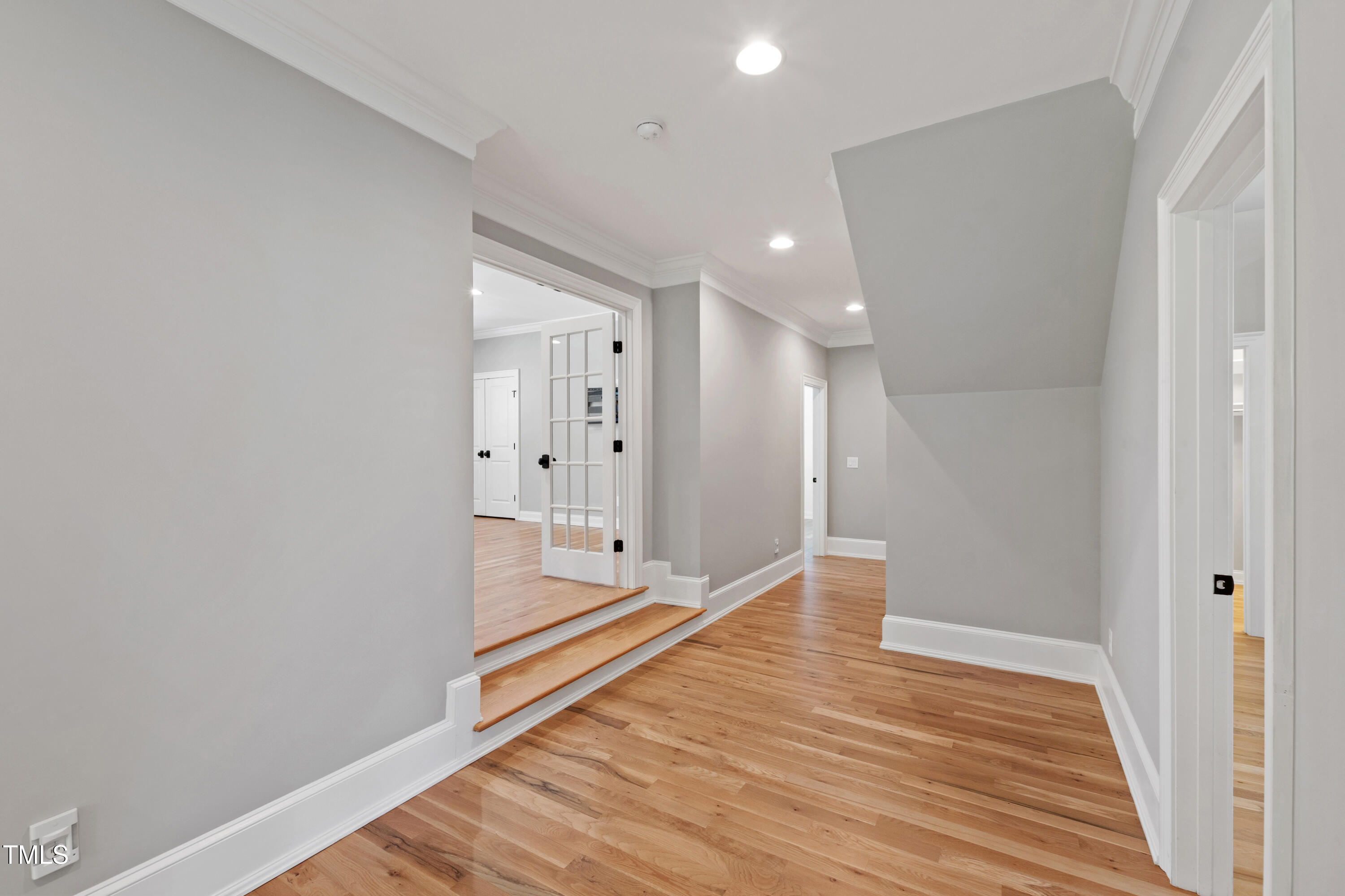 6 Castlewood Drive