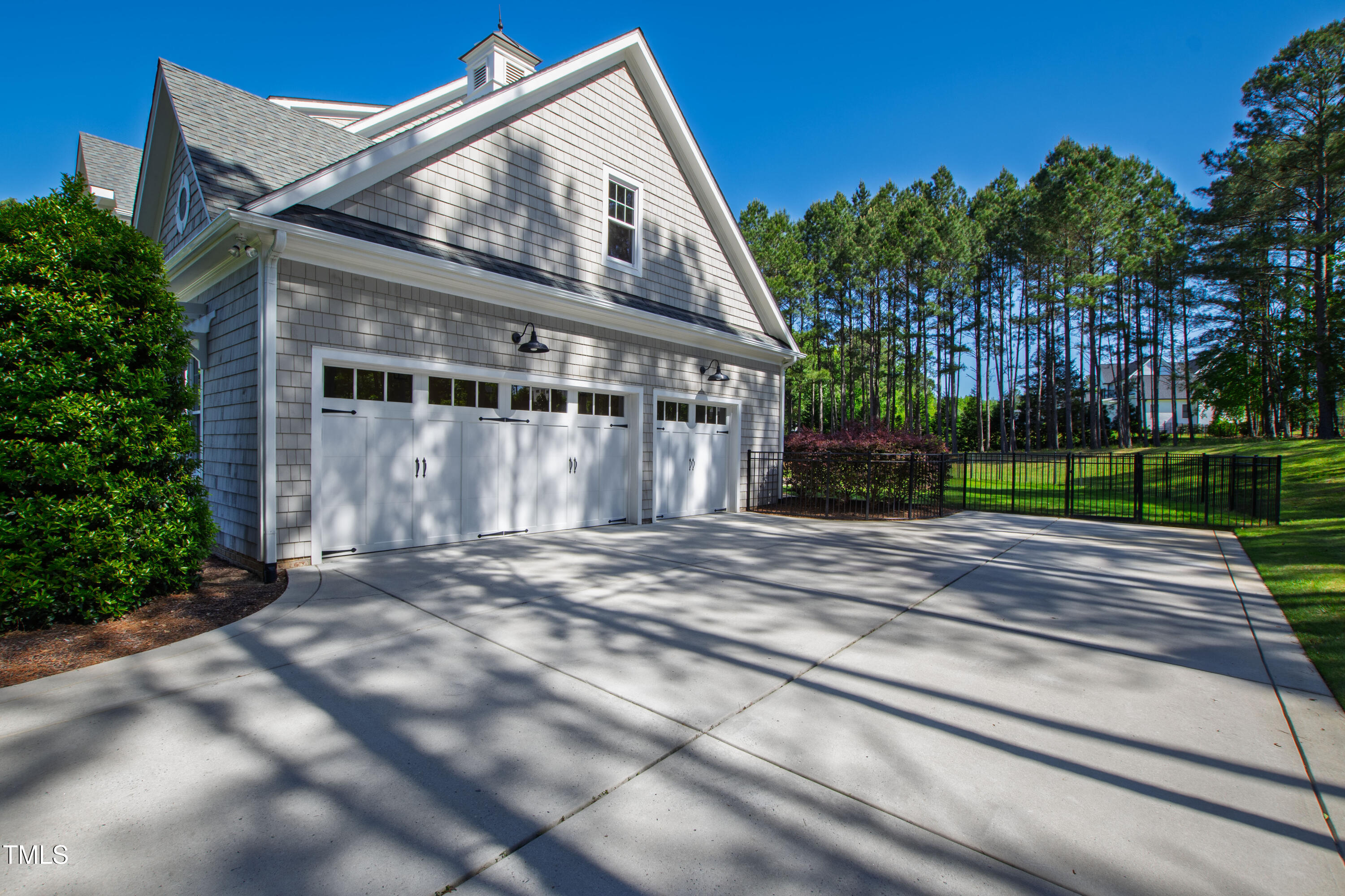 6 Castlewood Drive