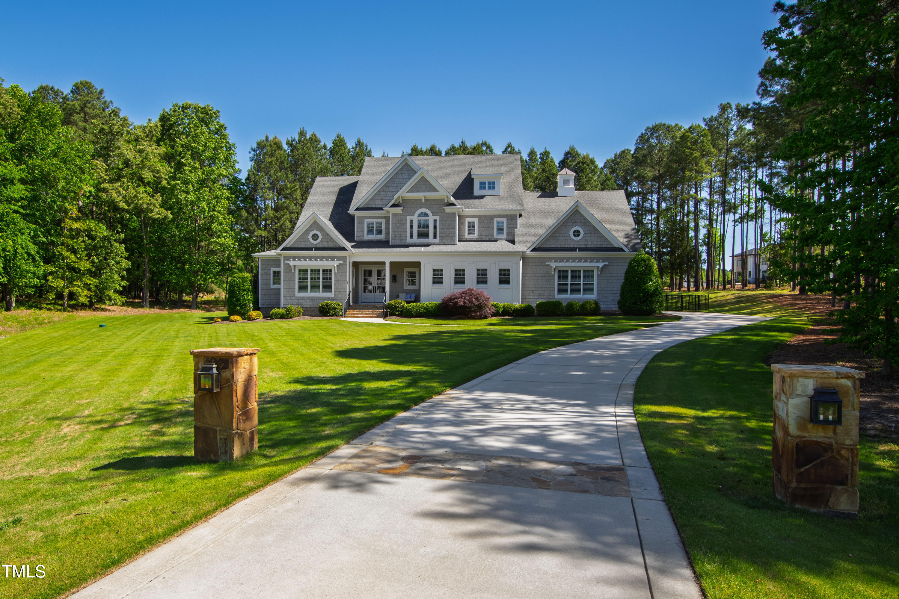 6 Castlewood Drive
