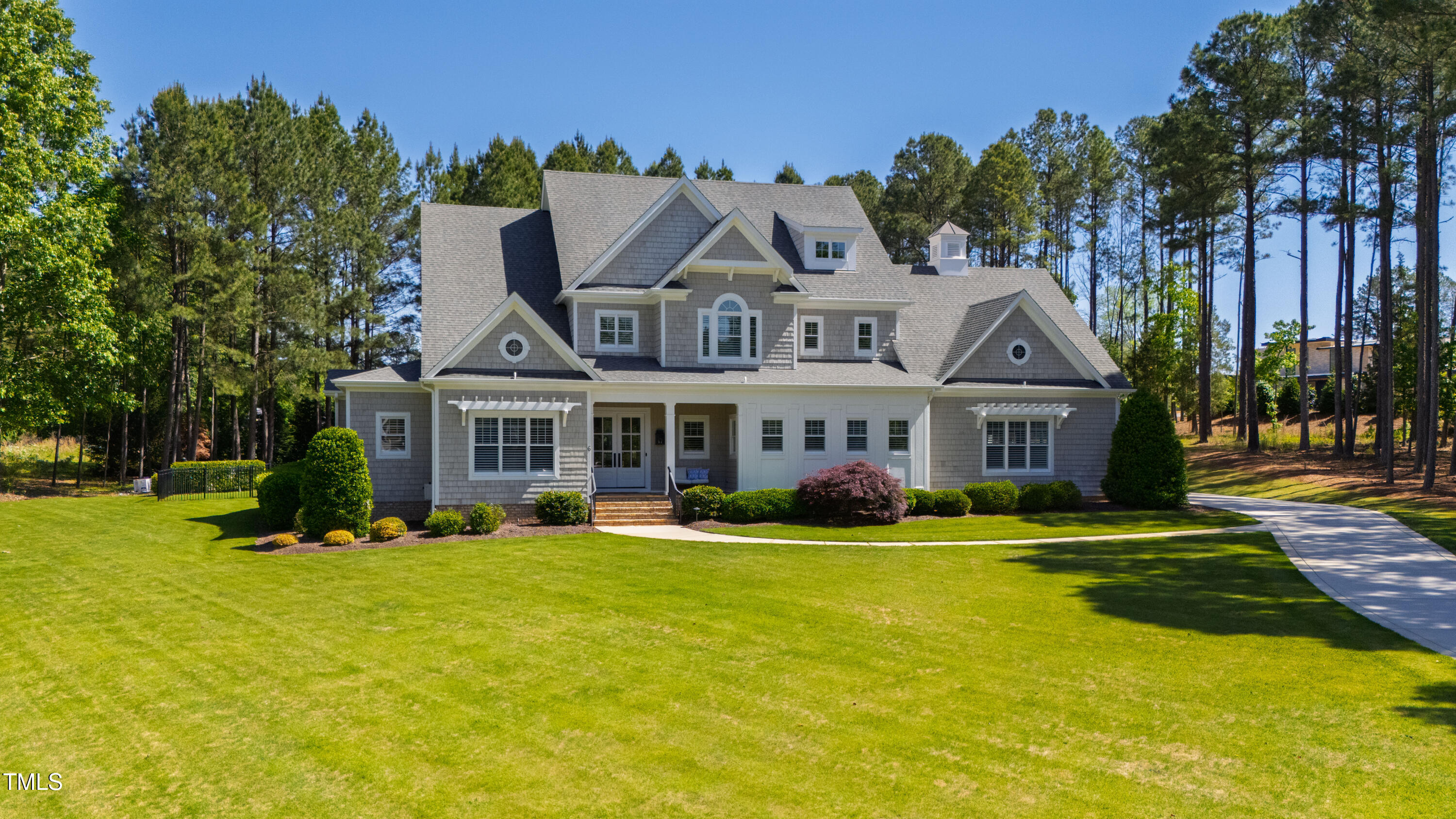 6 Castlewood Drive