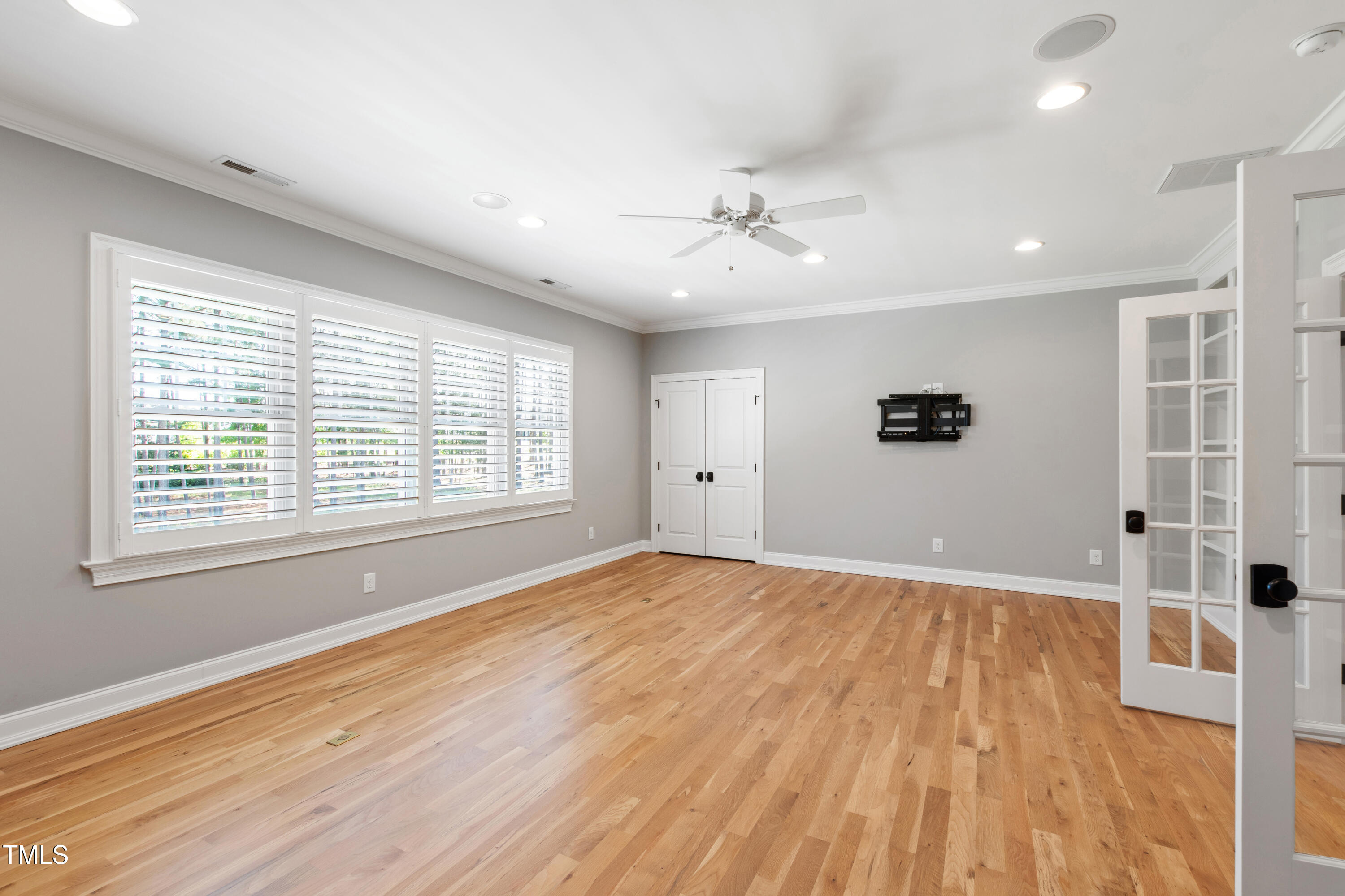 6 Castlewood Drive