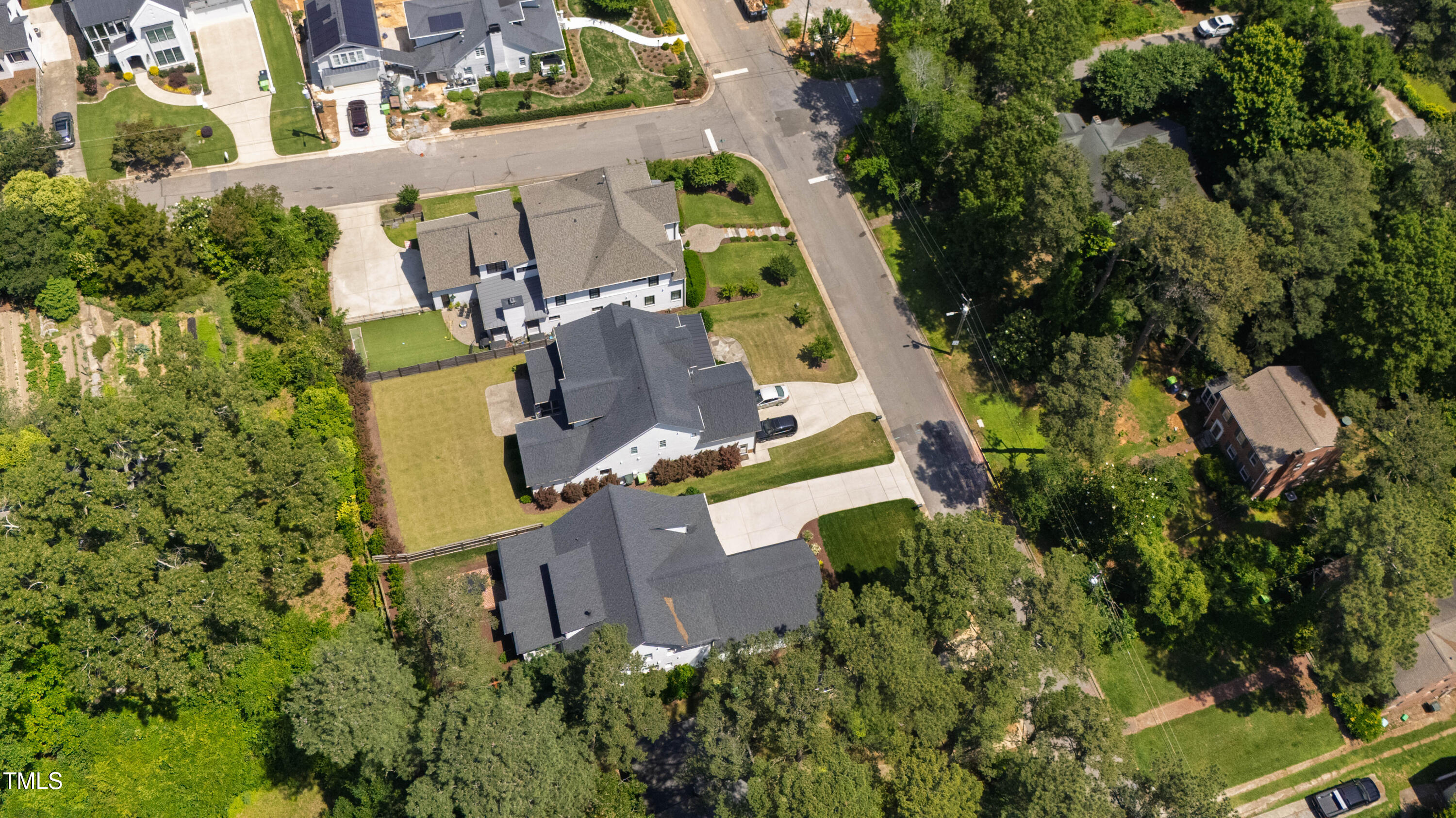 911 Canterbury Road