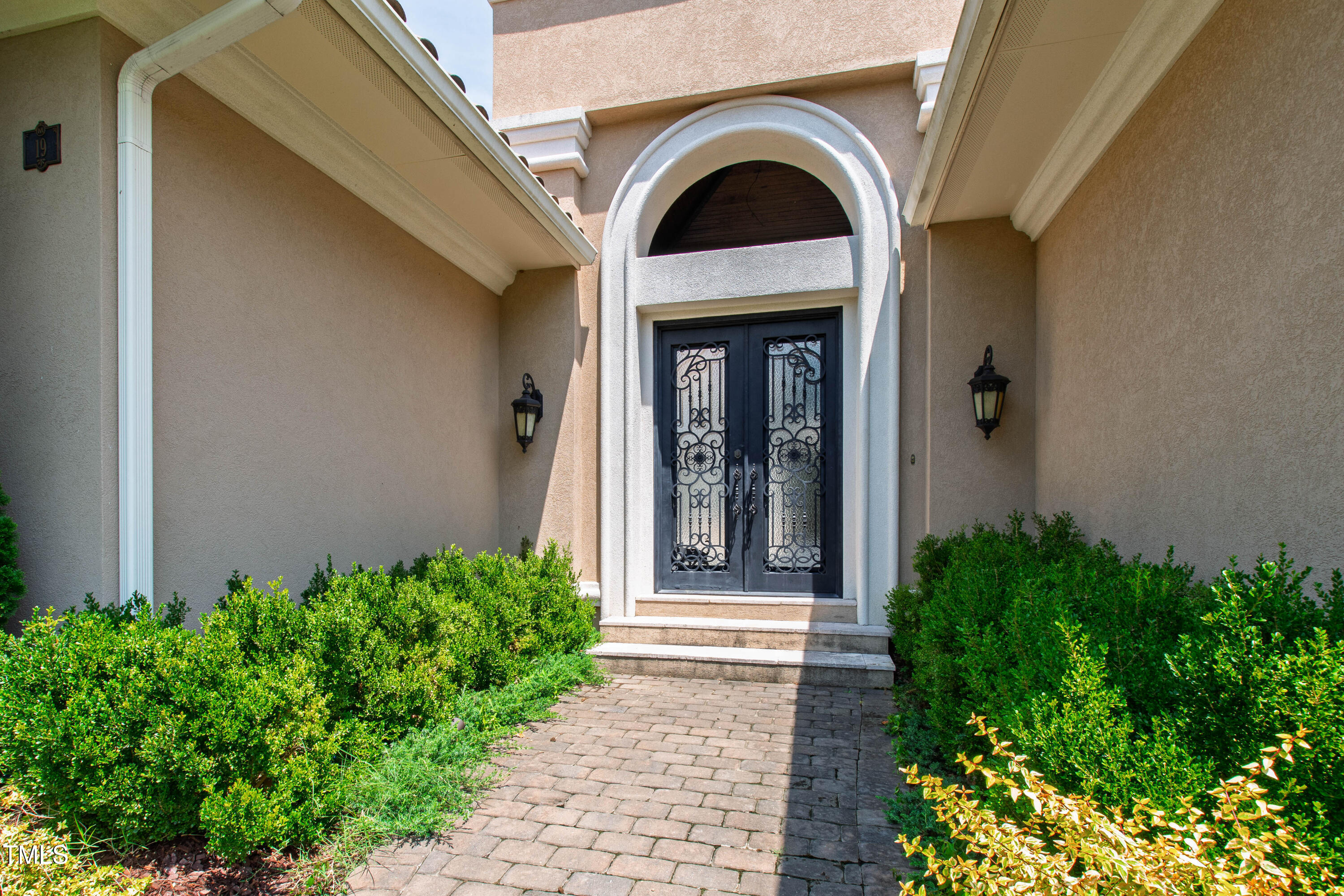 19 San Rimini Way