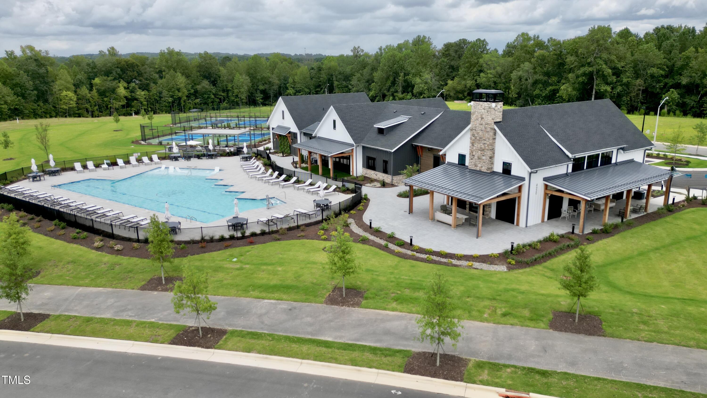 2409 Abbeyhill Drive # 6