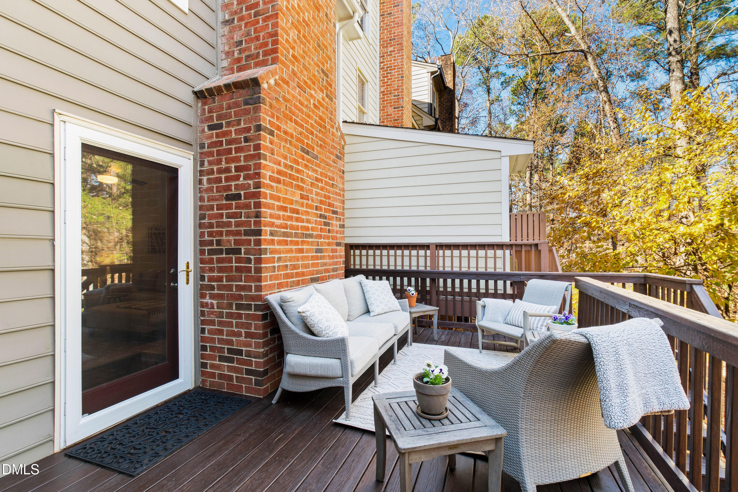 6840 Gloucester Road